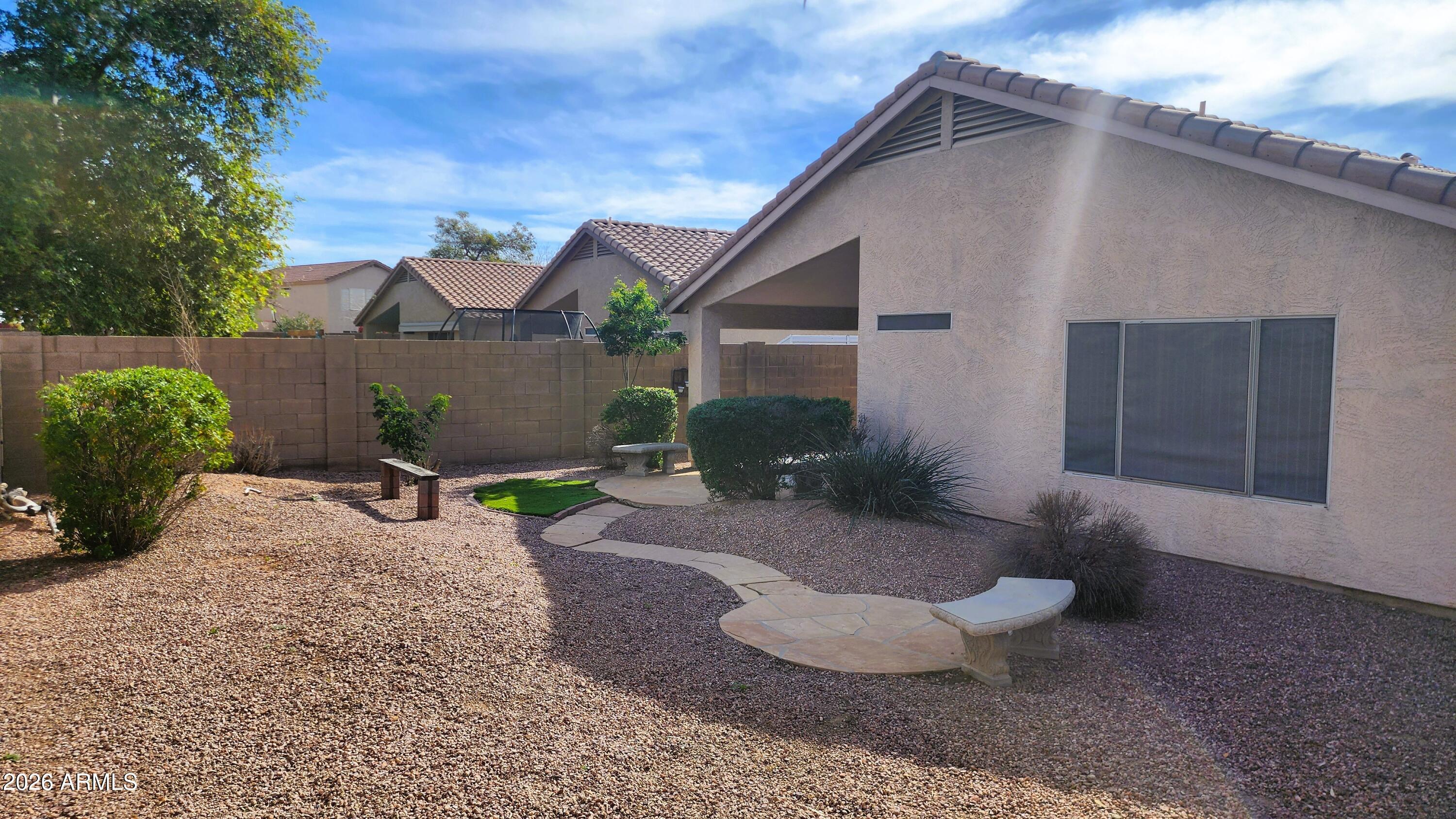 6962 W JUNIPER Avenue