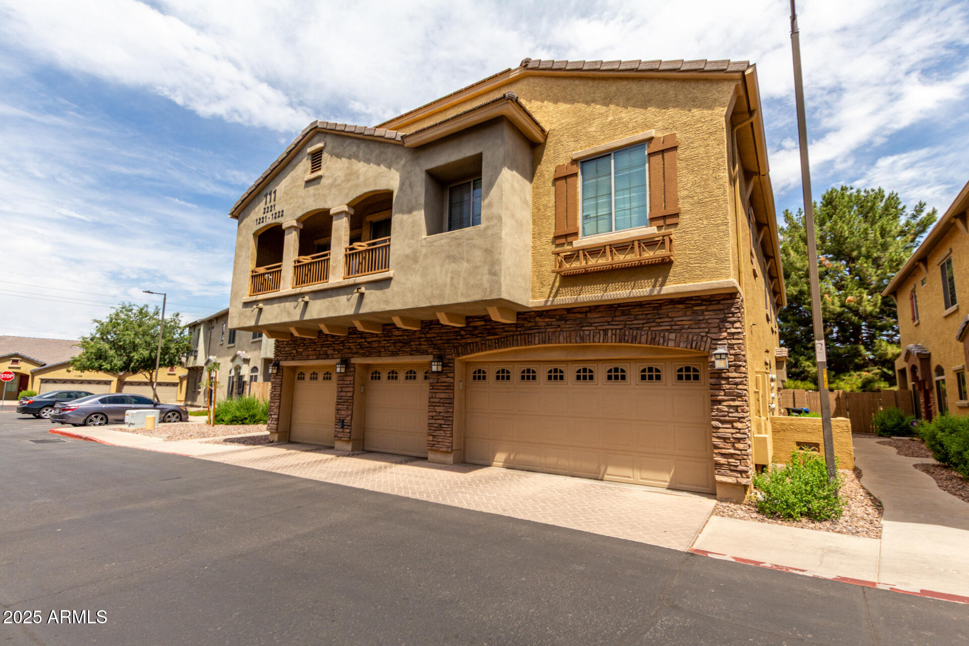 Homes 3 1350 S GREENFIELD Road 1221