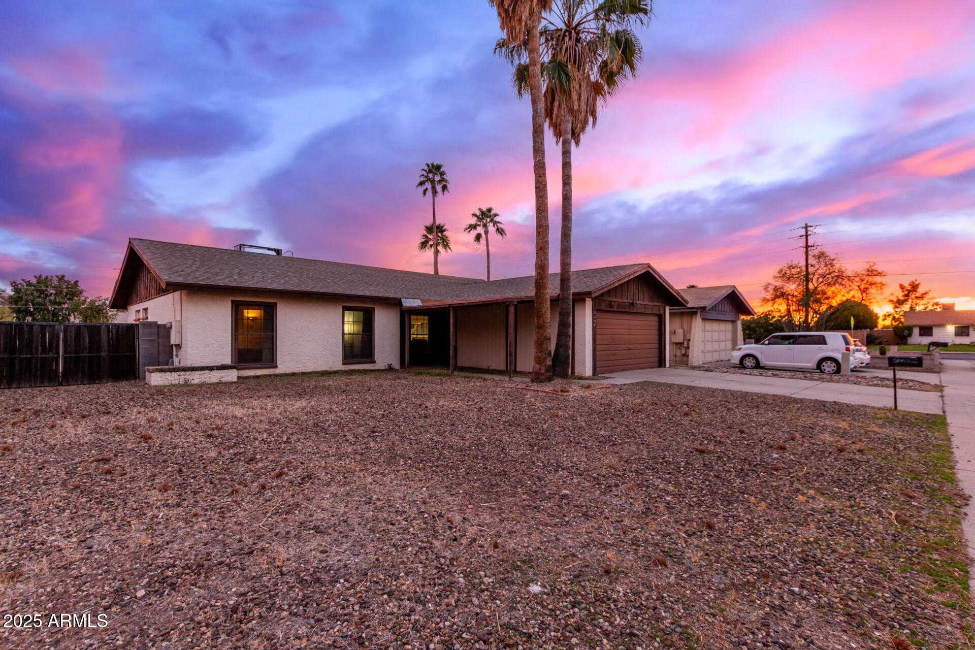 3037 W LIBBY Street