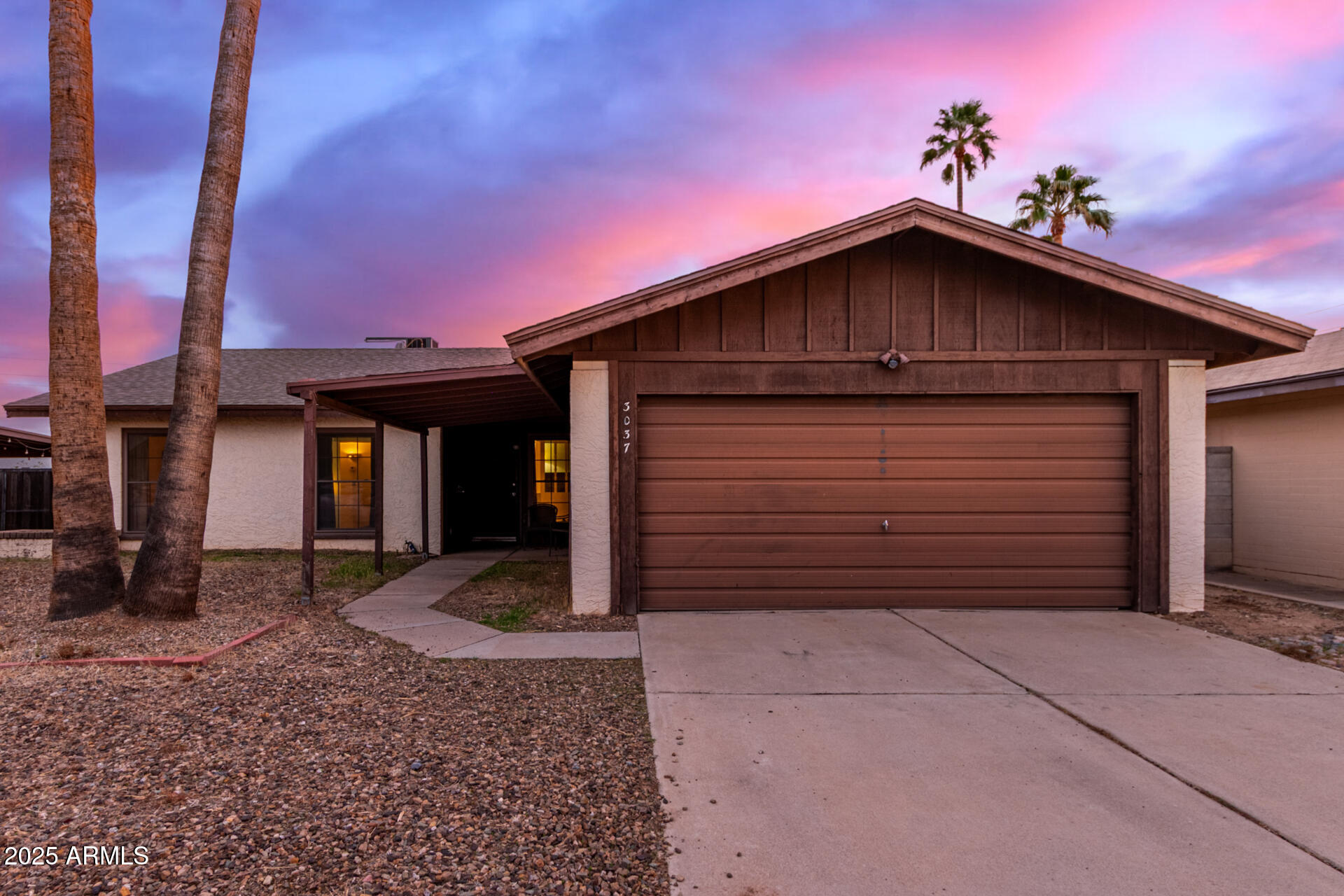 3037 W LIBBY Street