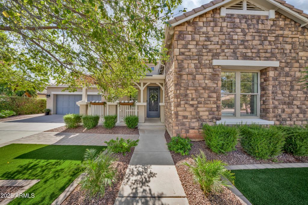 Photo of 20481 W Crescent Drive, Buckeye, AZ 85396 (MLS # 6936142)