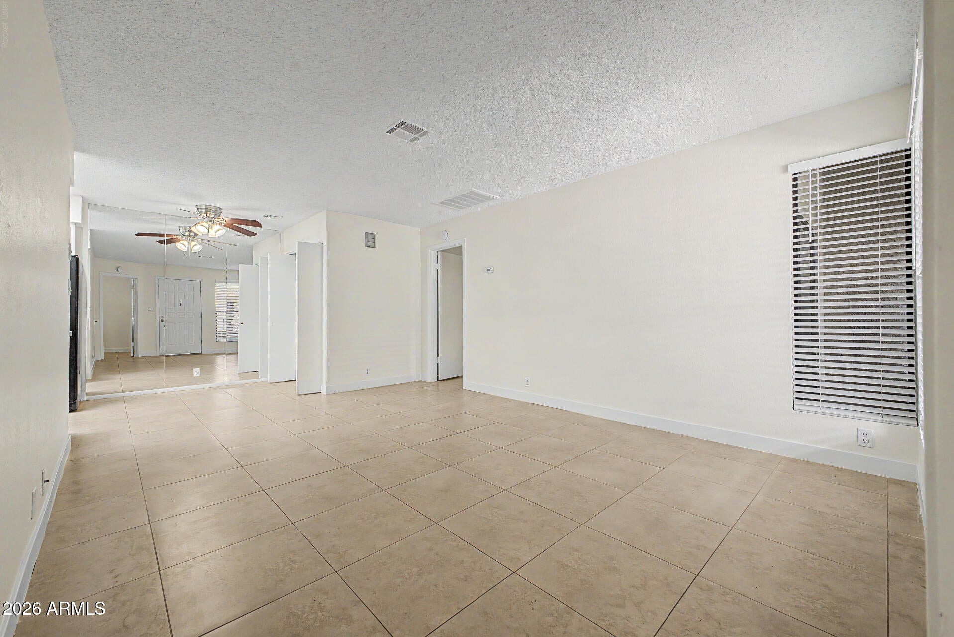 316 W HONONEGH Drive 6