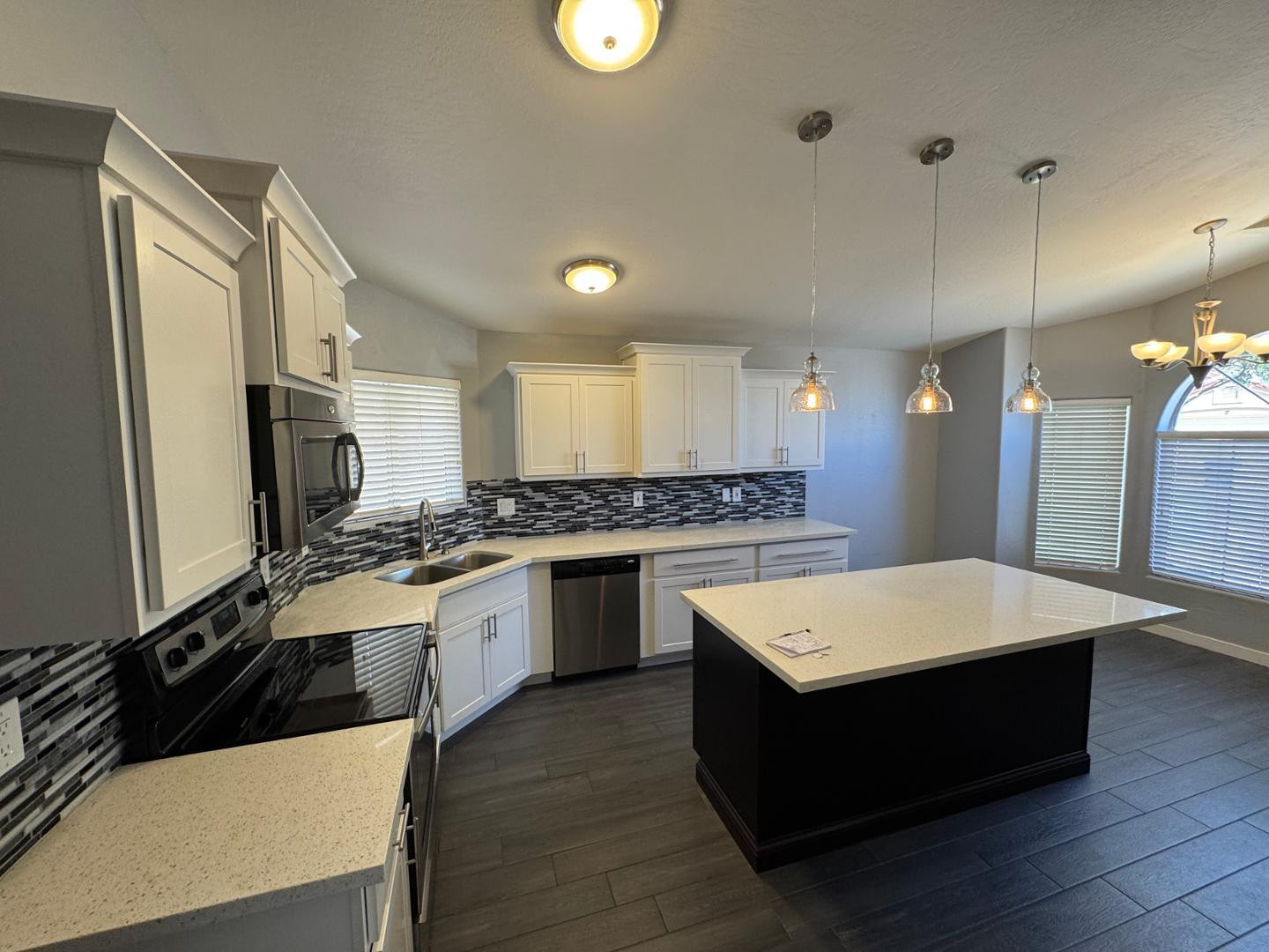 24 S Willow Creek Street