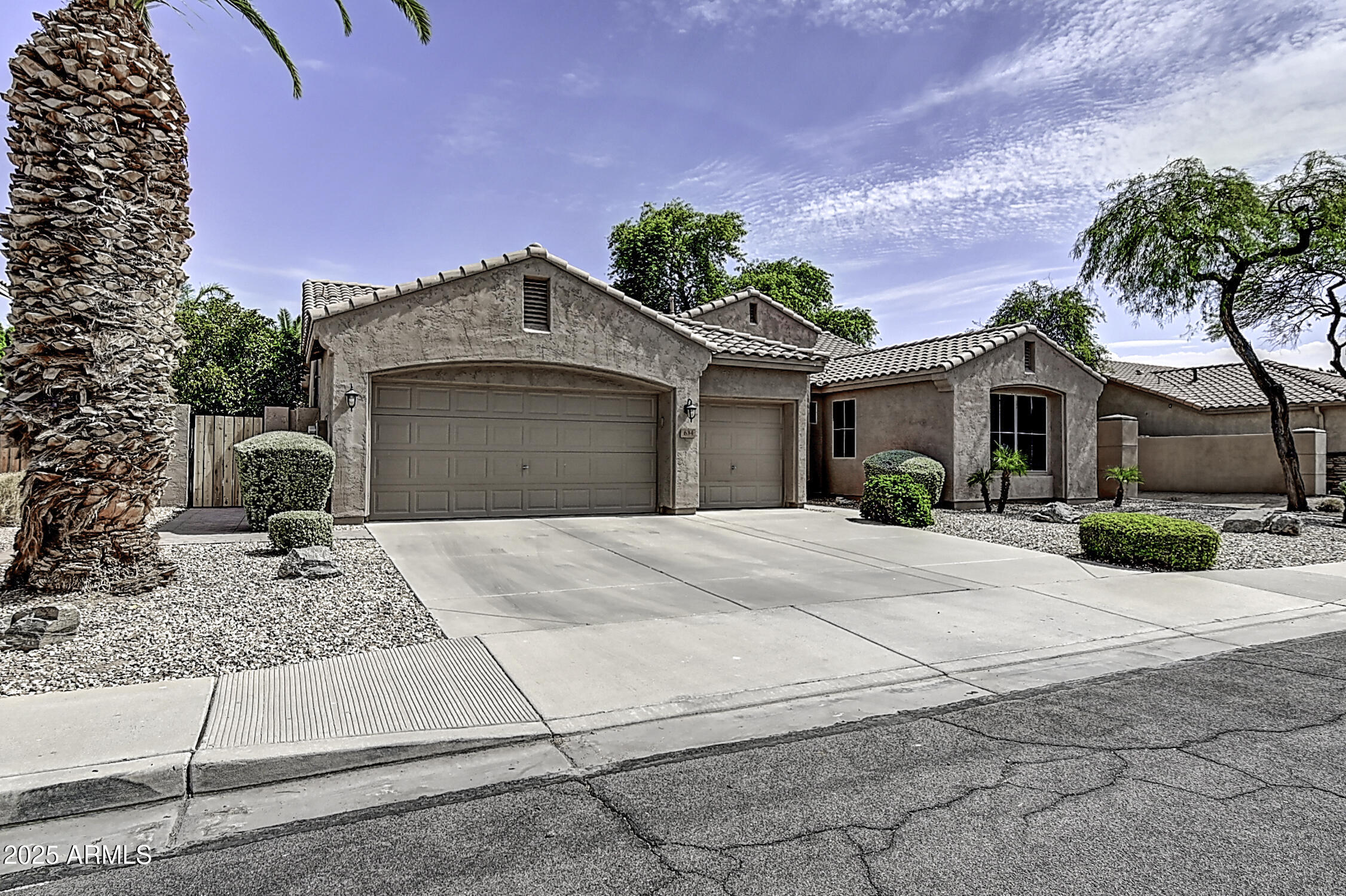 634 W GOLDFINCH Way