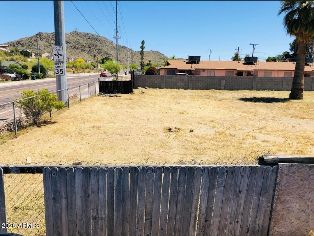 1339 W PEORIA Avenue