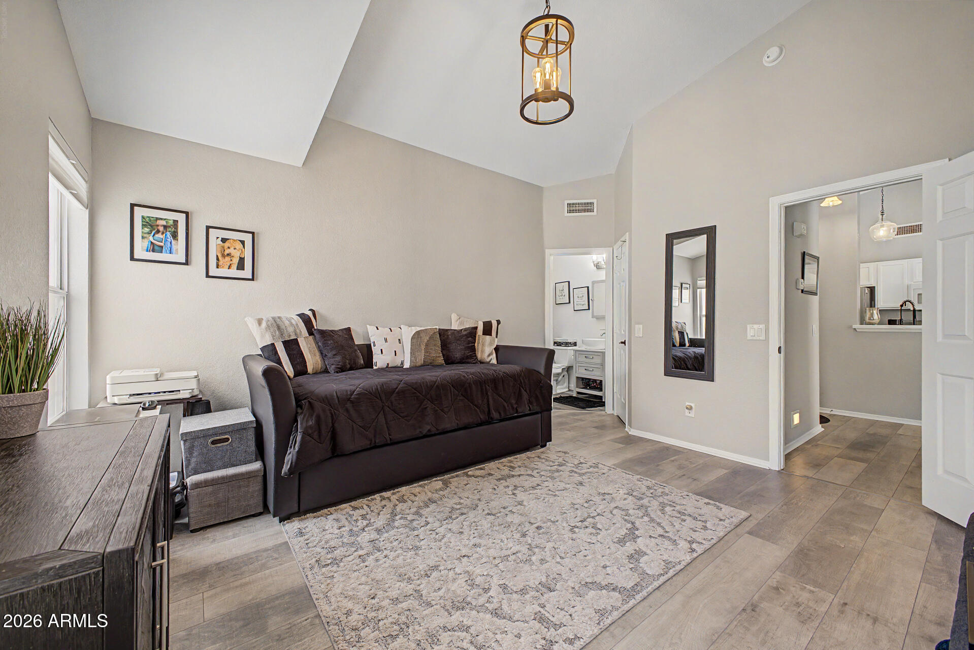 SUNBIRD UNIT ELEVEN - Residential