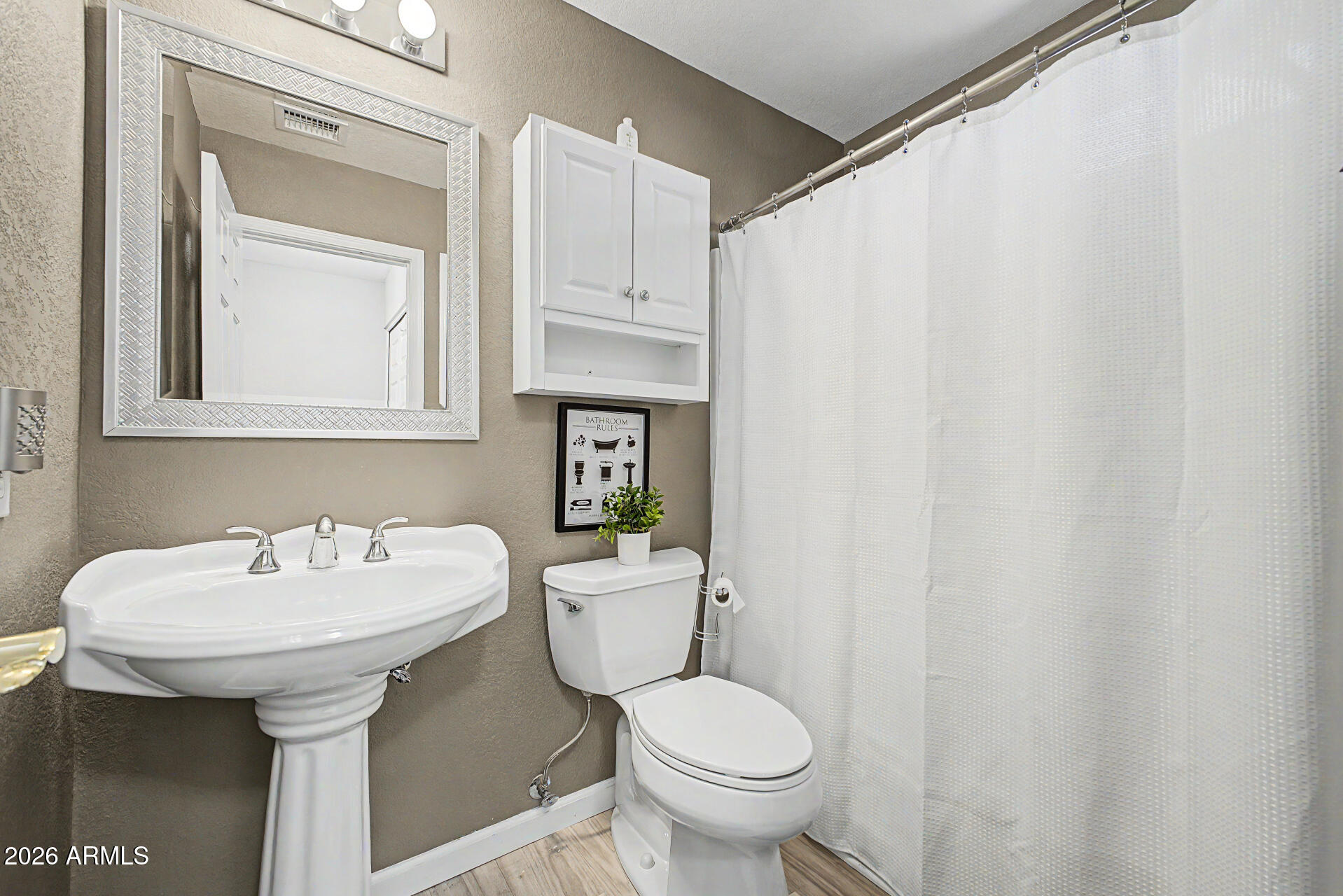 SUNBIRD UNIT ELEVEN - Residential