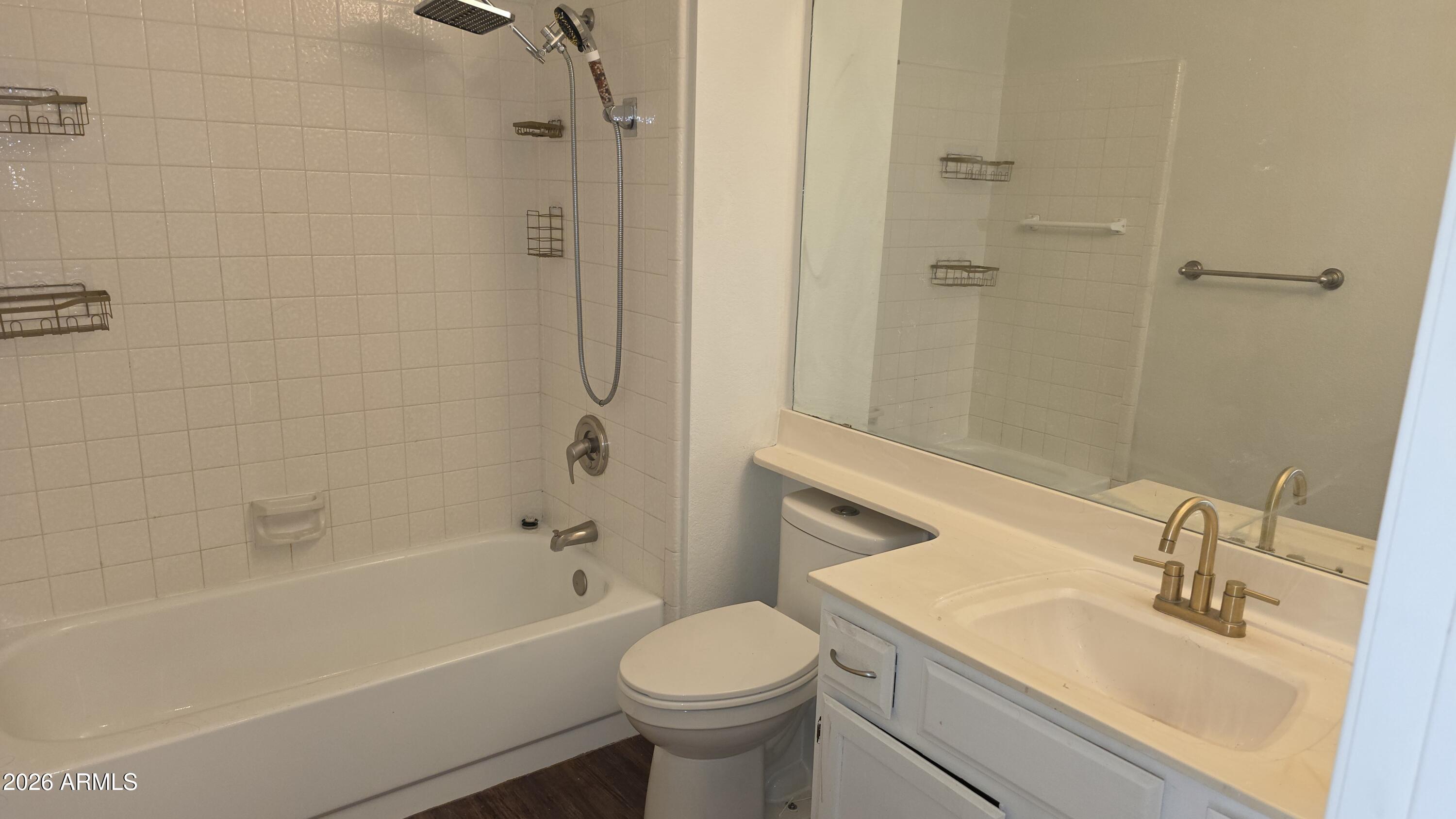 1961 N HARTFORD Street N 1023