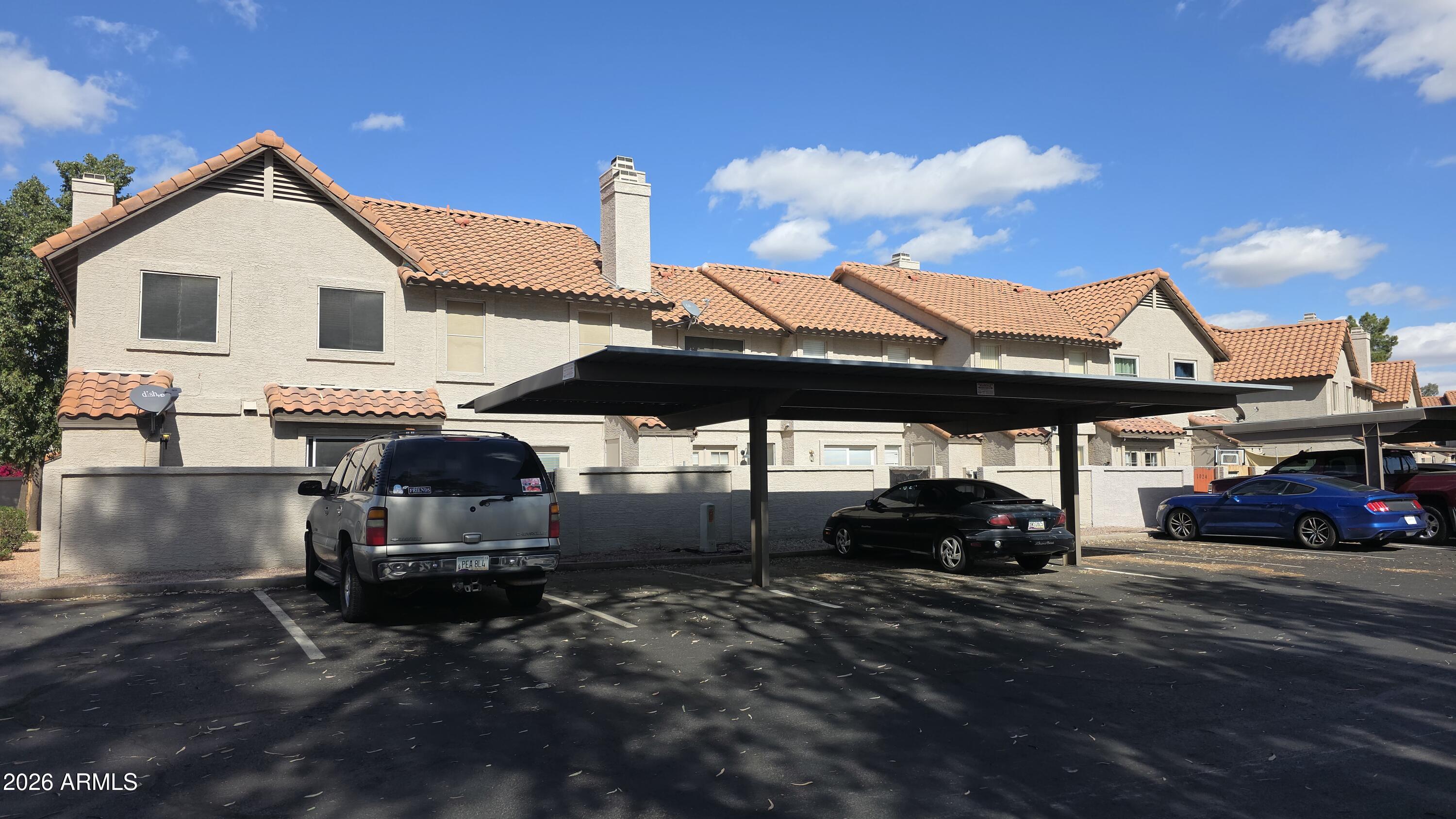 1961 N HARTFORD Street N 1023