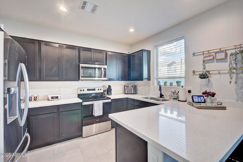 Photo of 419 N 110th Drive, Avondale, AZ 85323 (MLS # 6967463)