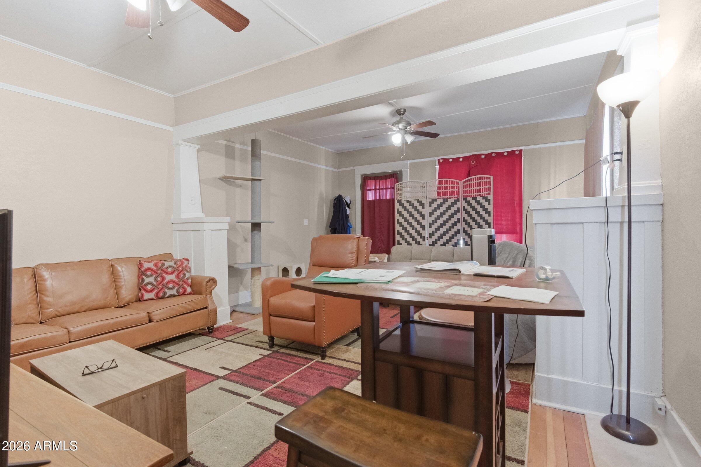 1333 W WOODLAND Avenue