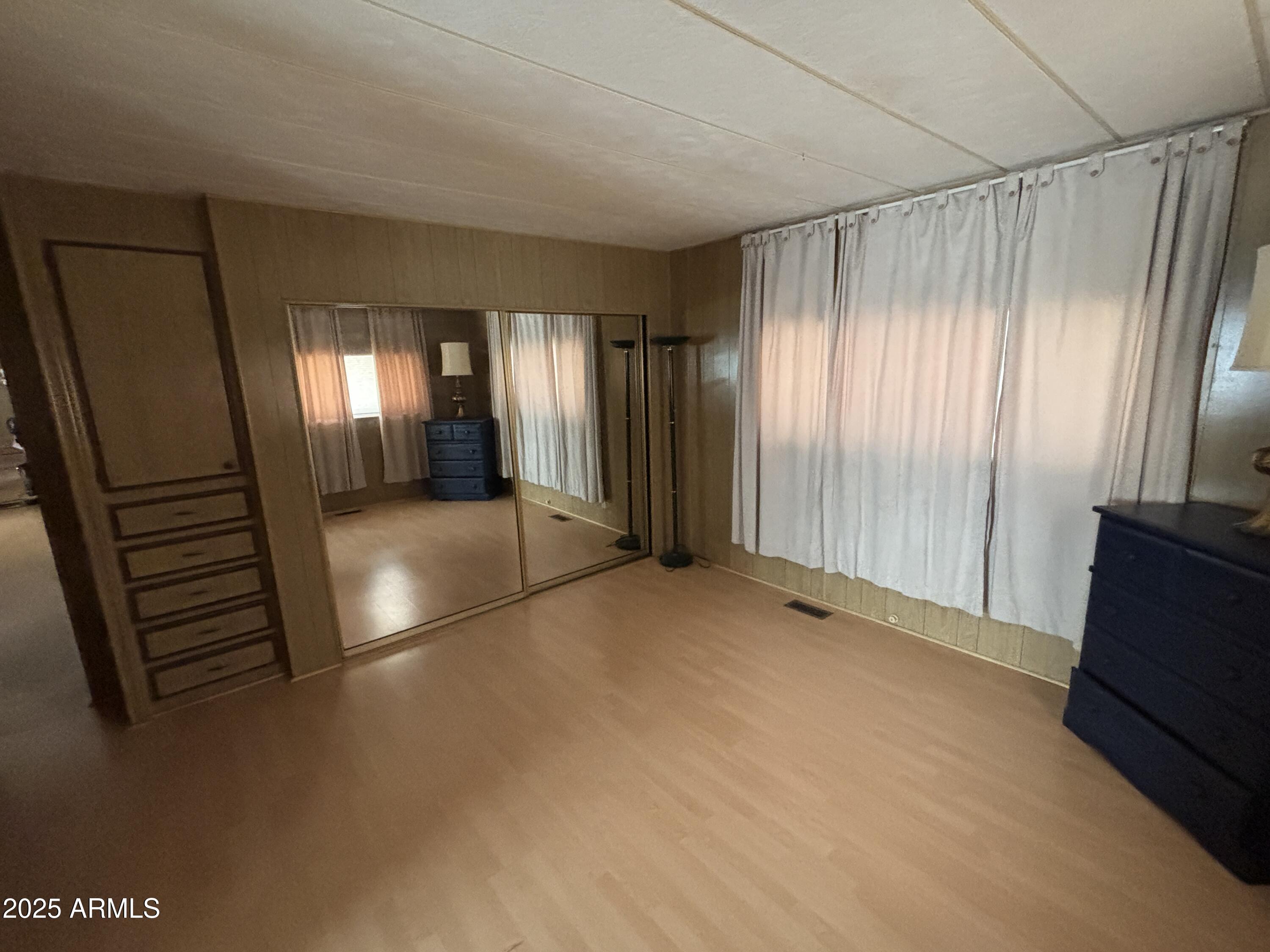 4065 E University Drive 287