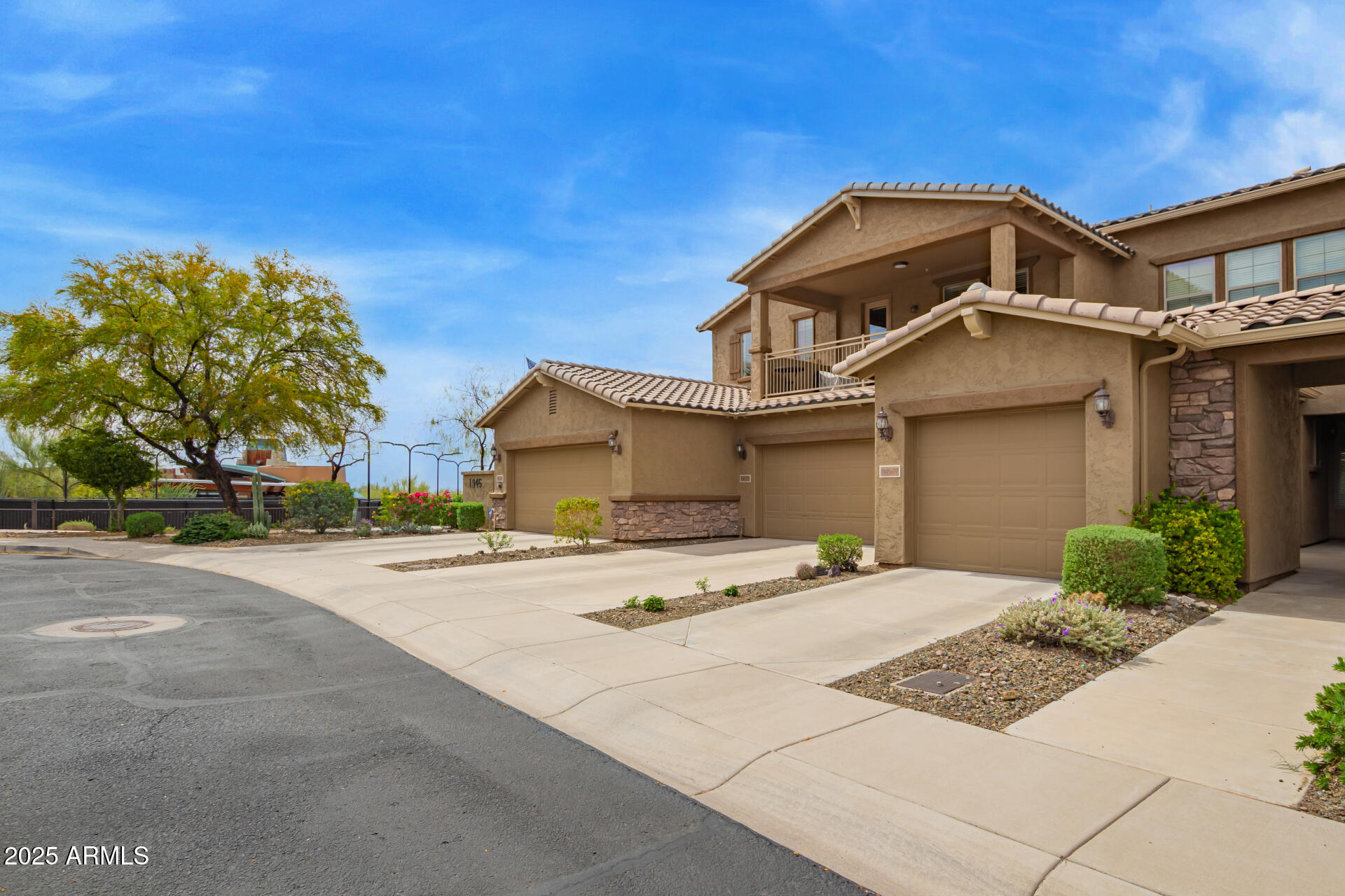 1945 W DESERT VISTA Trail 77