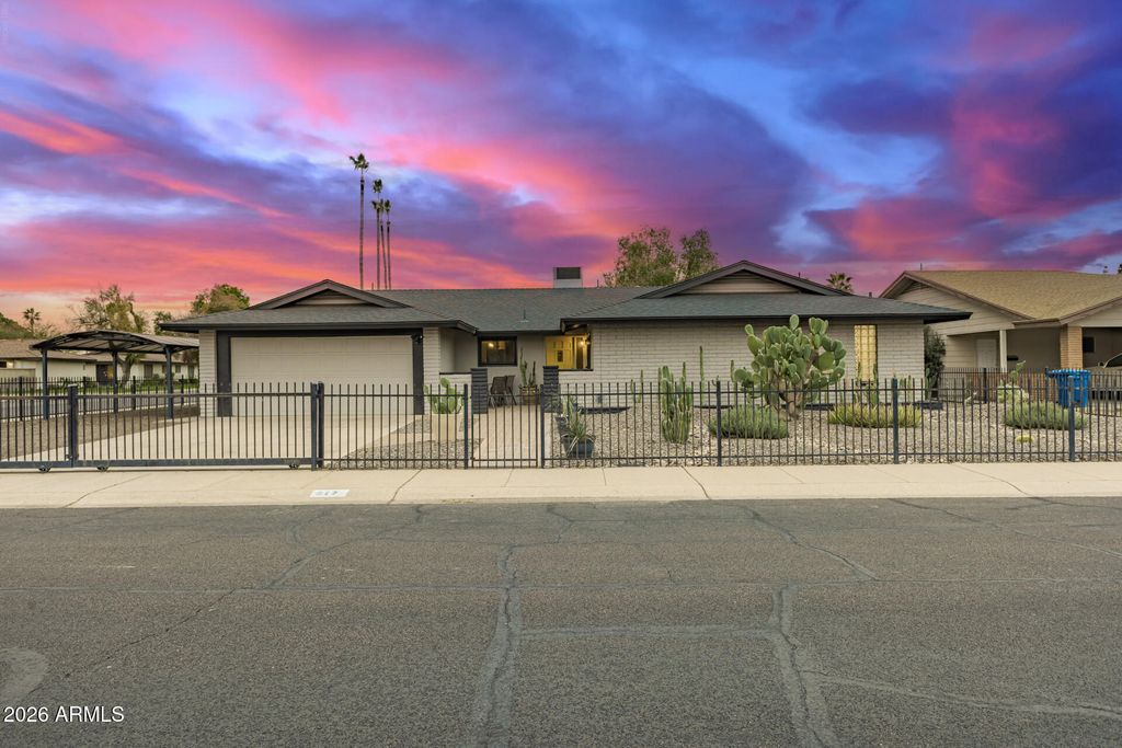 Photo of 617 E Ellis Drive, Tempe, AZ 85282 (MLS # 7018692)