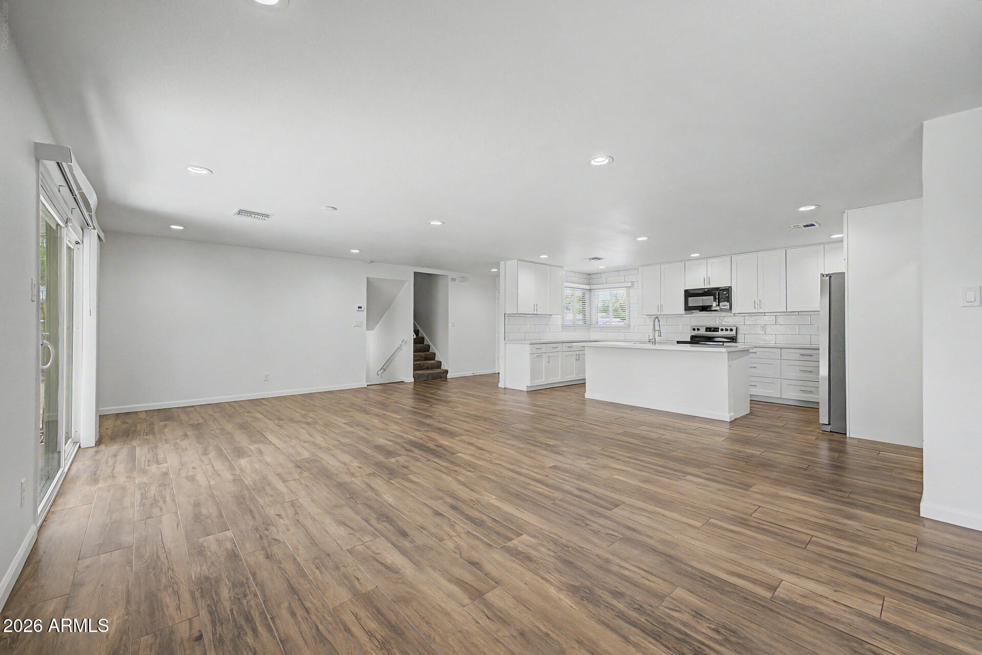1403 E MINTON Drive
