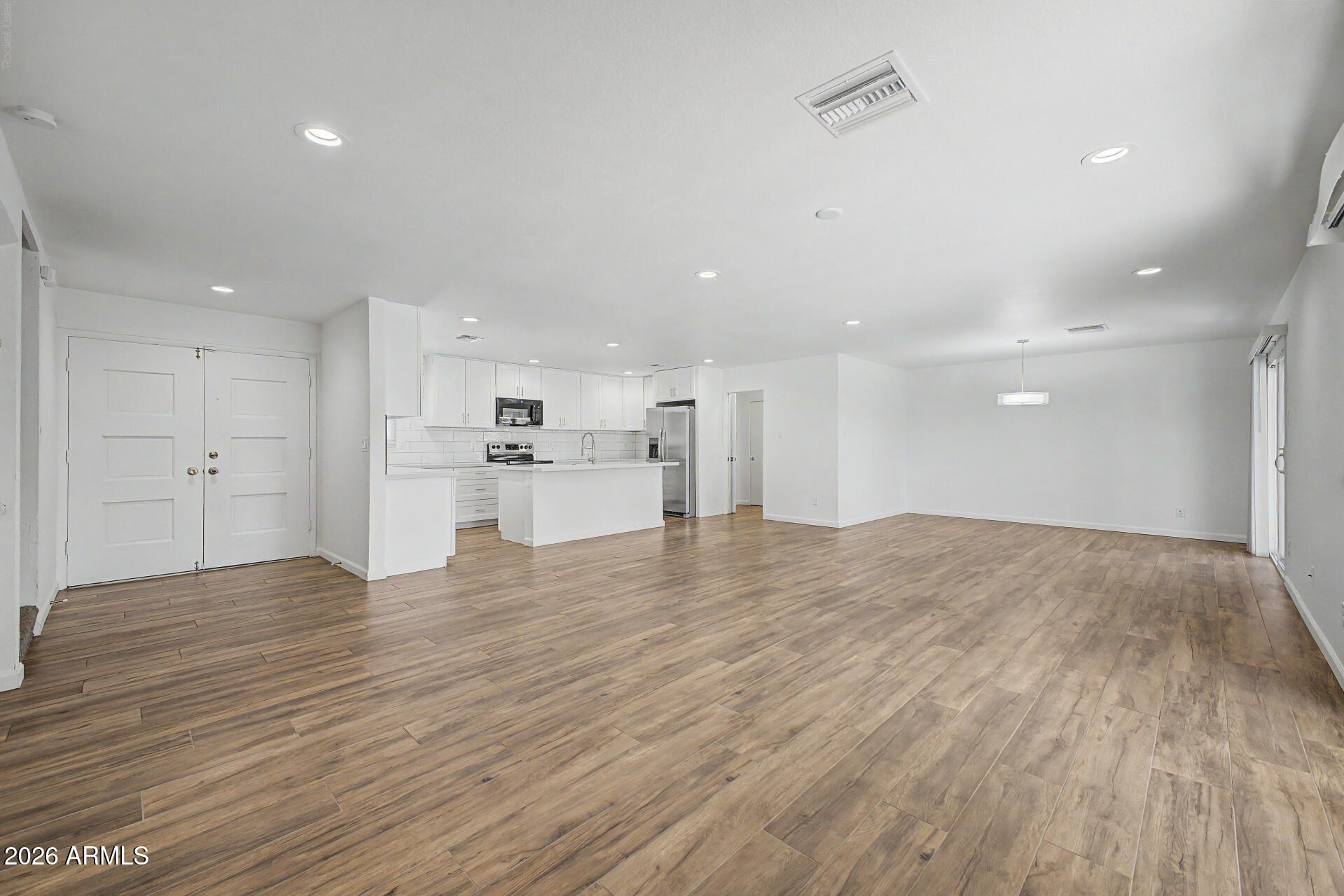 1403 E MINTON Drive