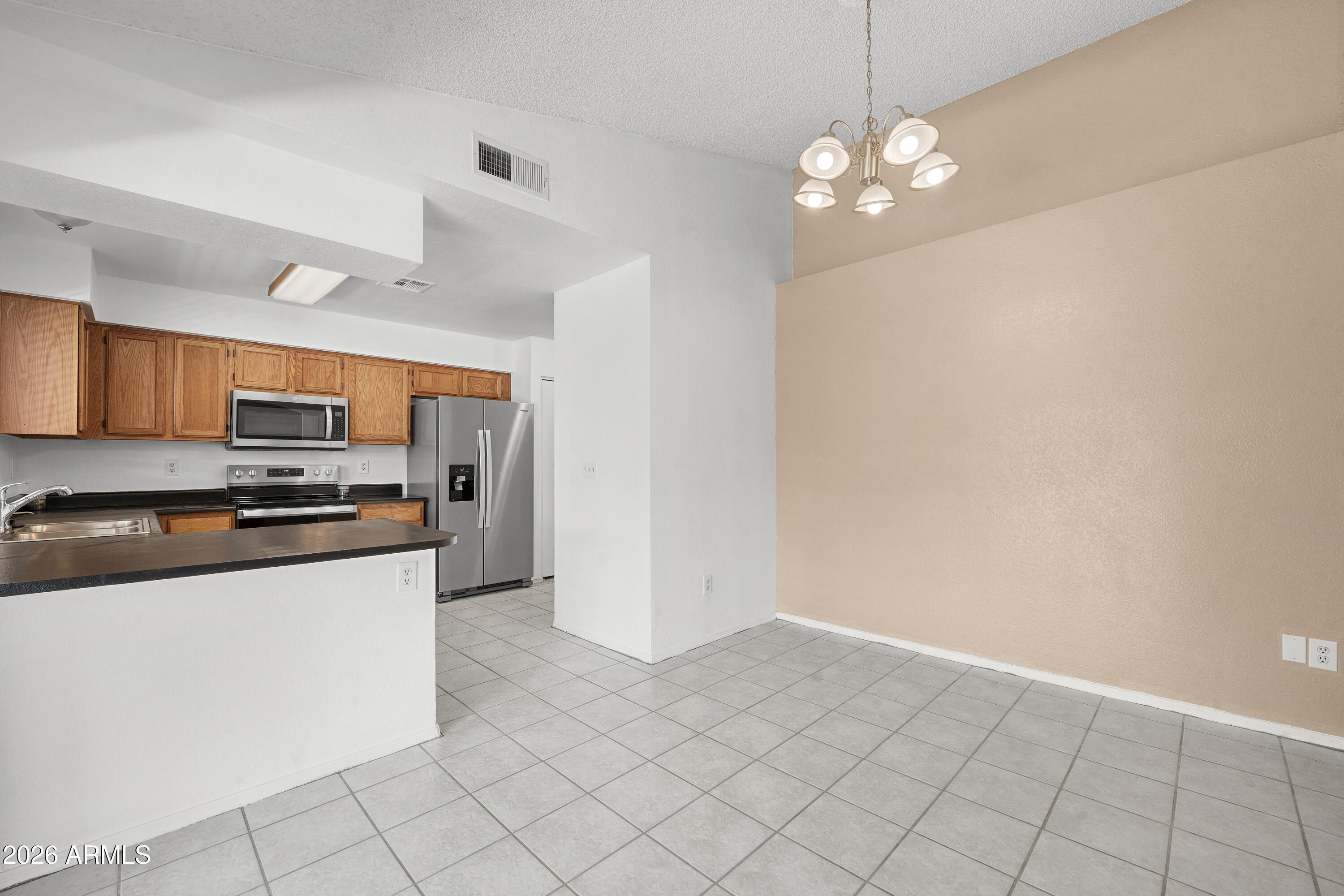 8715 W TOWNLEY Avenue