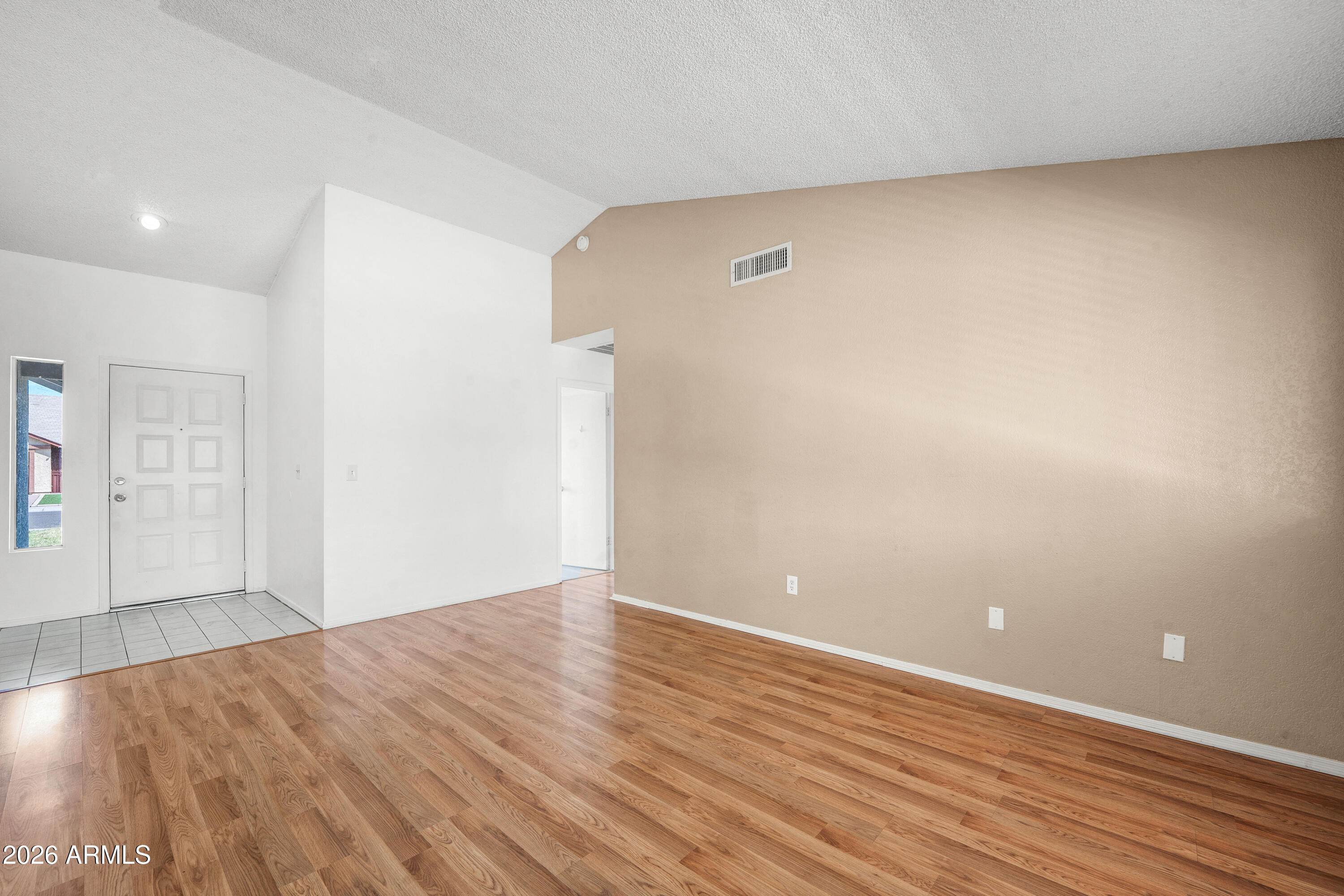 8715 W TOWNLEY Avenue