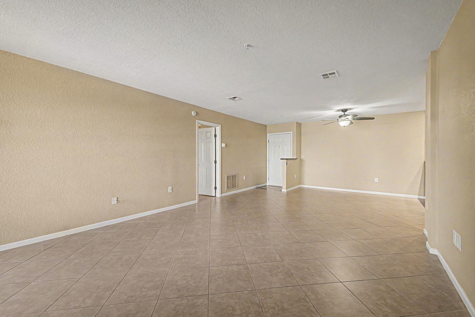 4200 N Miller Road 408