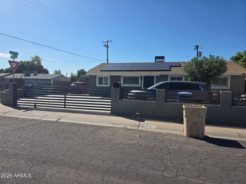 Photo of 6101 W Marlette Avenue, Glendale, AZ 85301 (MLS # 6919986)