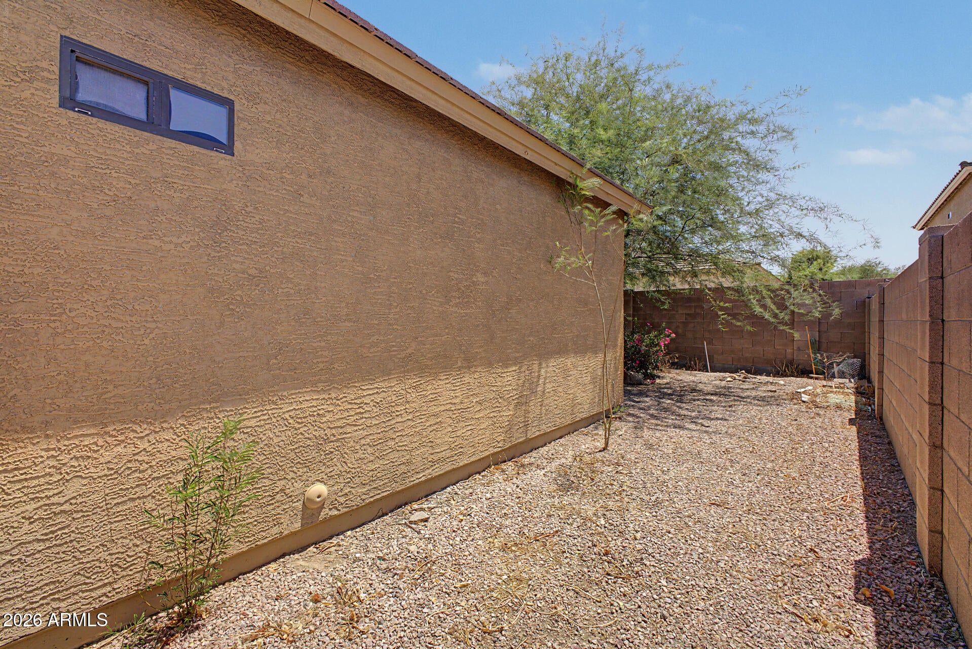 823 W LYDIA Lane