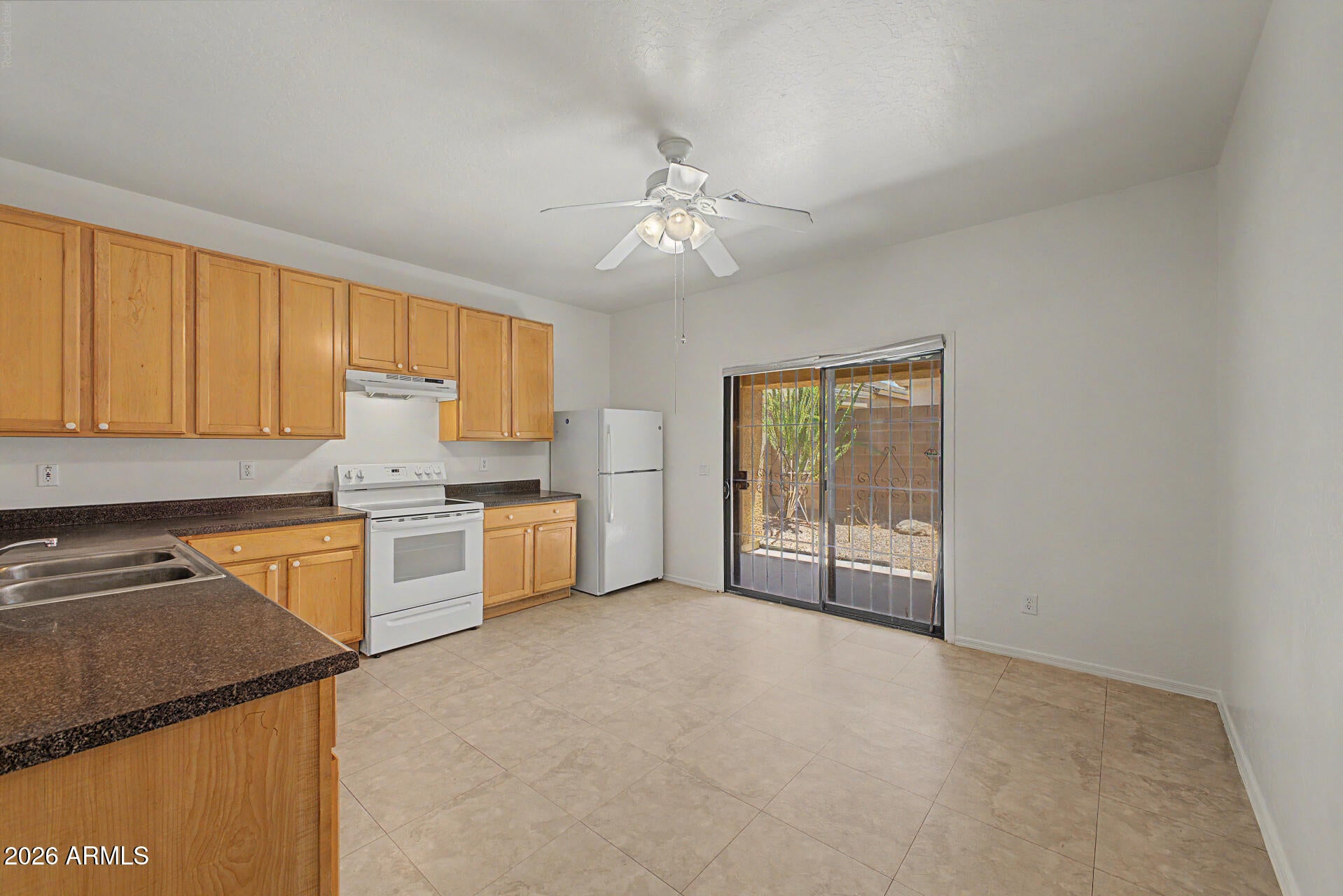 823 W LYDIA Lane