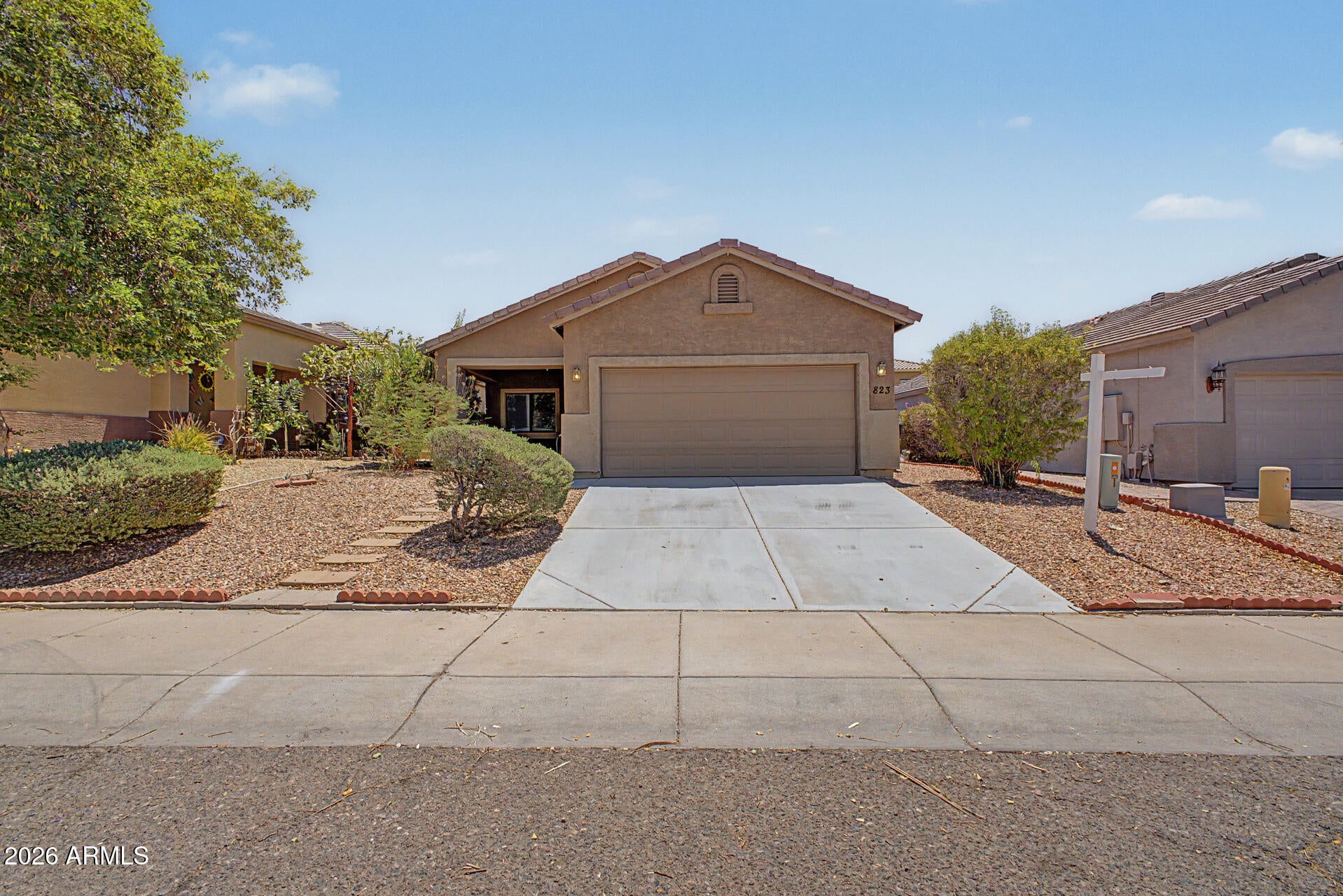823 W LYDIA Lane