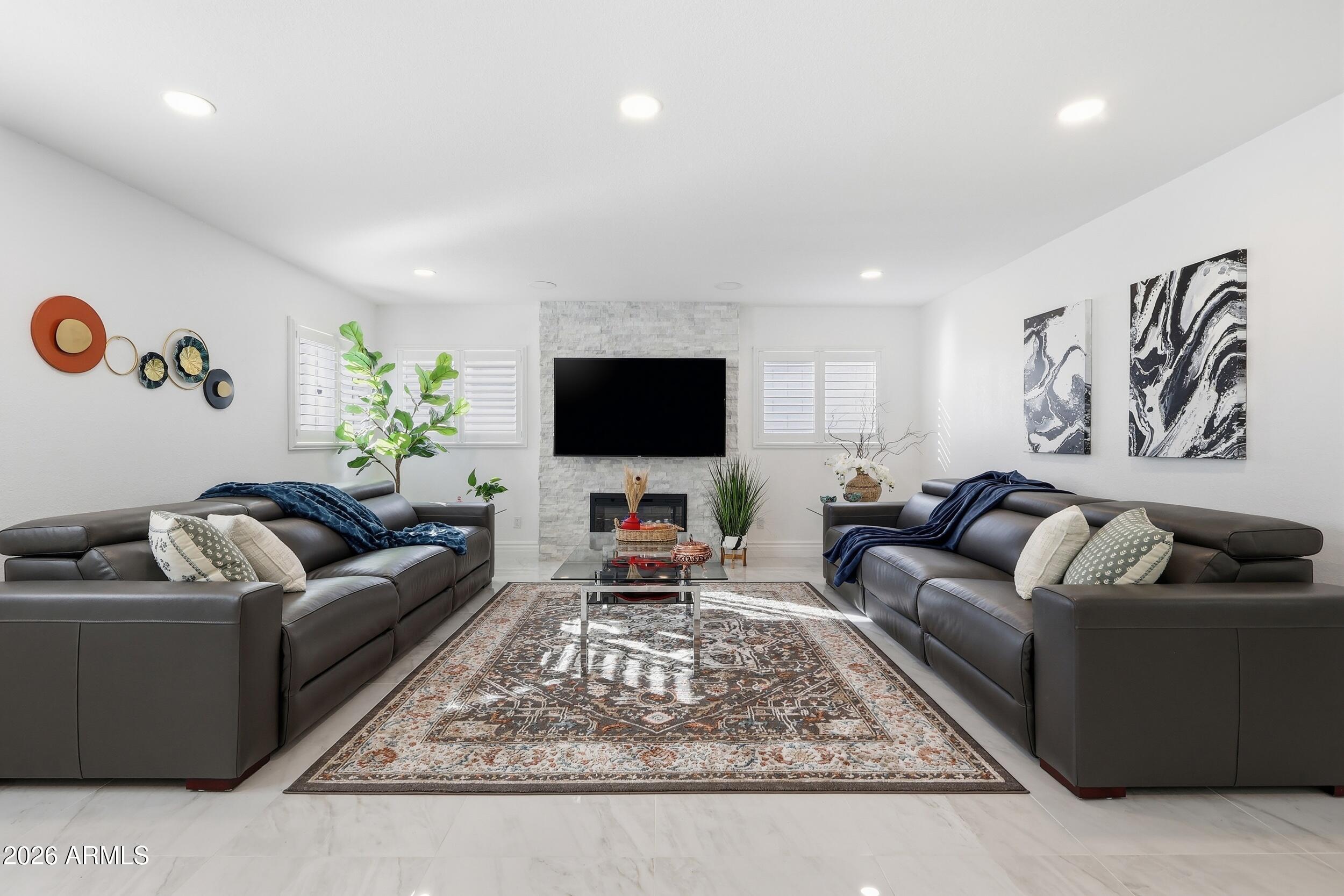 4553 E CAROLINA Drive