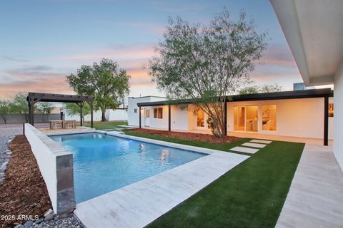 3043 E HARTFORD Avenue Phoenix AZ 85032