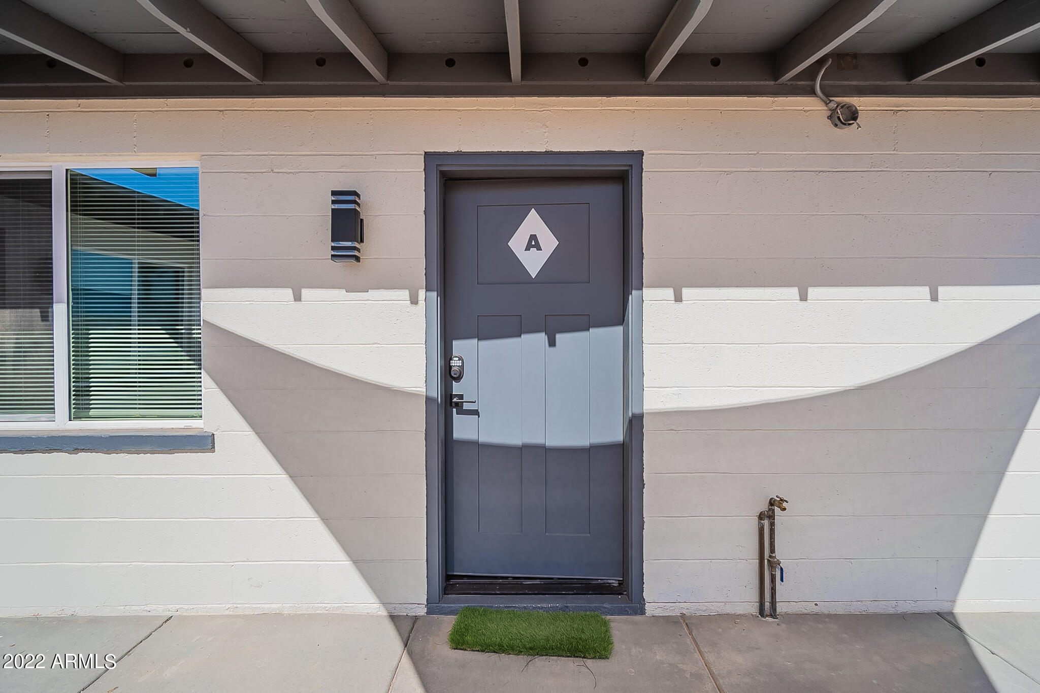 37 E EL PARQUE Drive