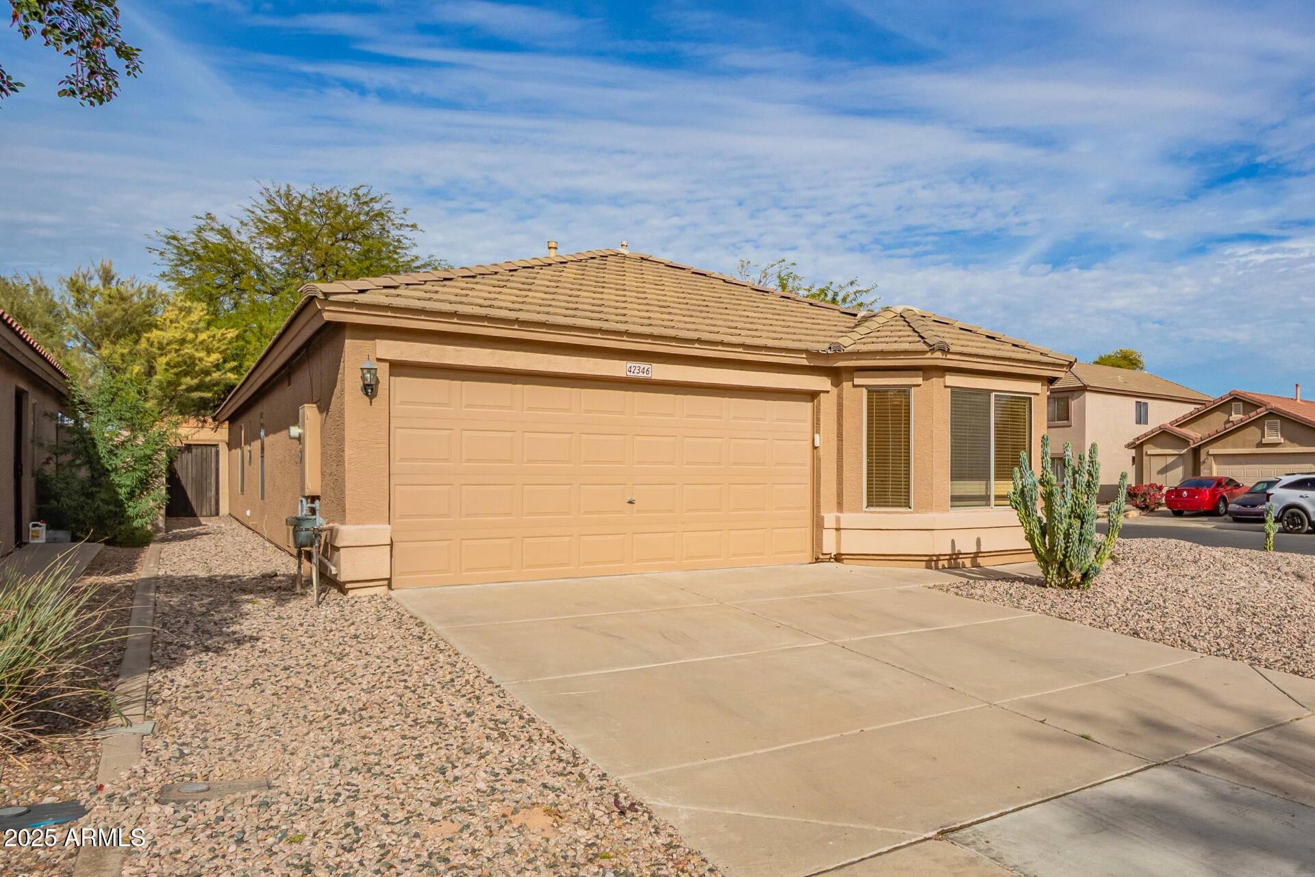42346 W SUNLAND Drive