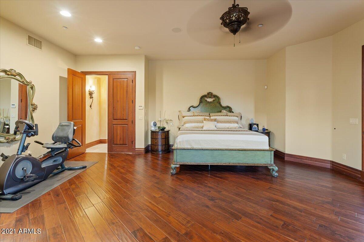 GOLD MOUNTAIN PRESERVE - Residential