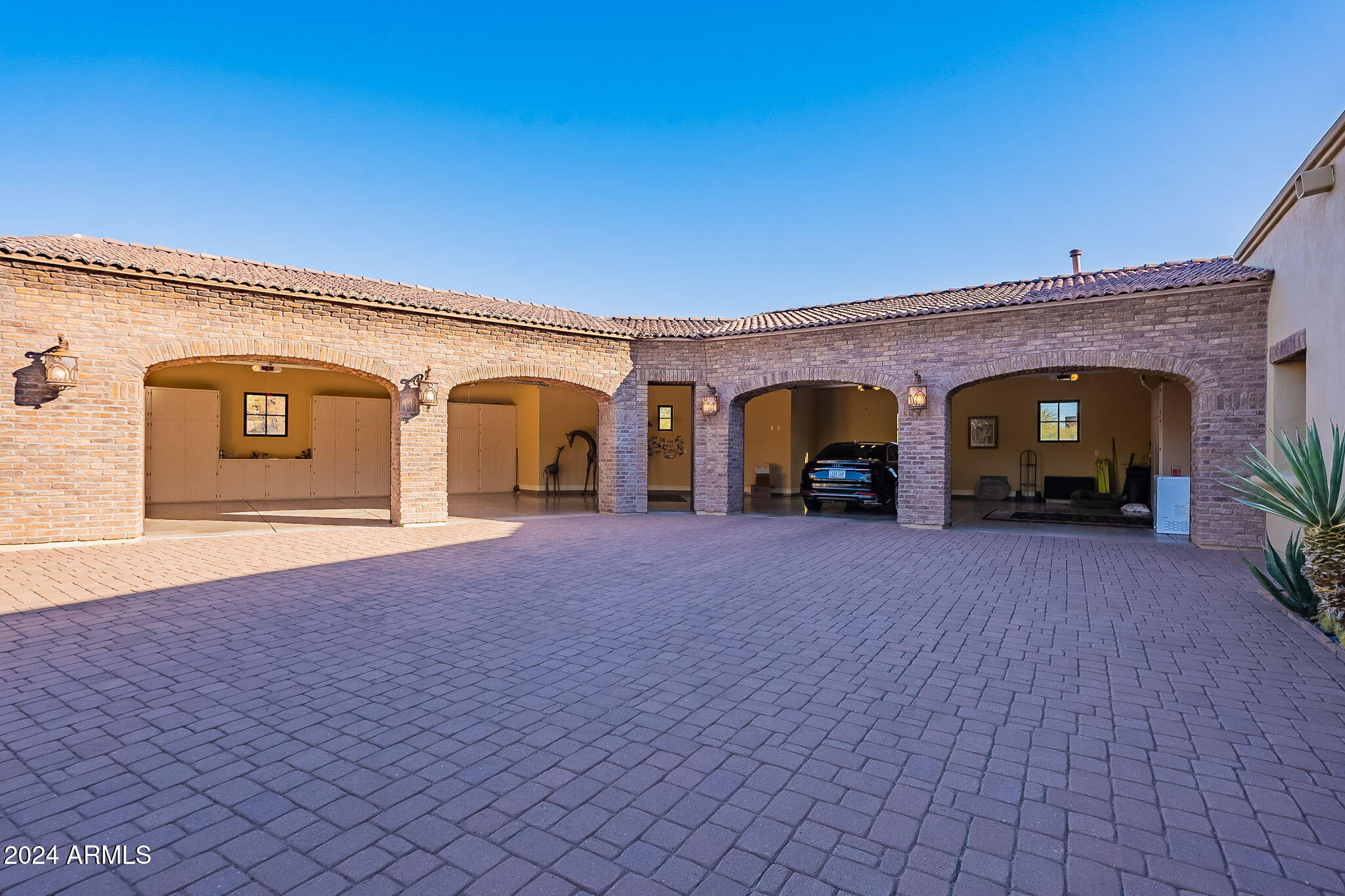 5681 E CANYON RIDGE NORTH Drive