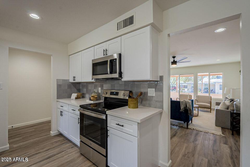 4946 E LAKE POINT Circle