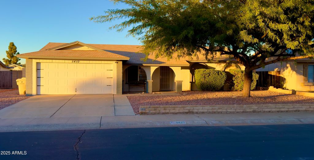 Photo of 5410 W Altadena Avenue, Glendale, AZ 85304 (MLS # 6955566)