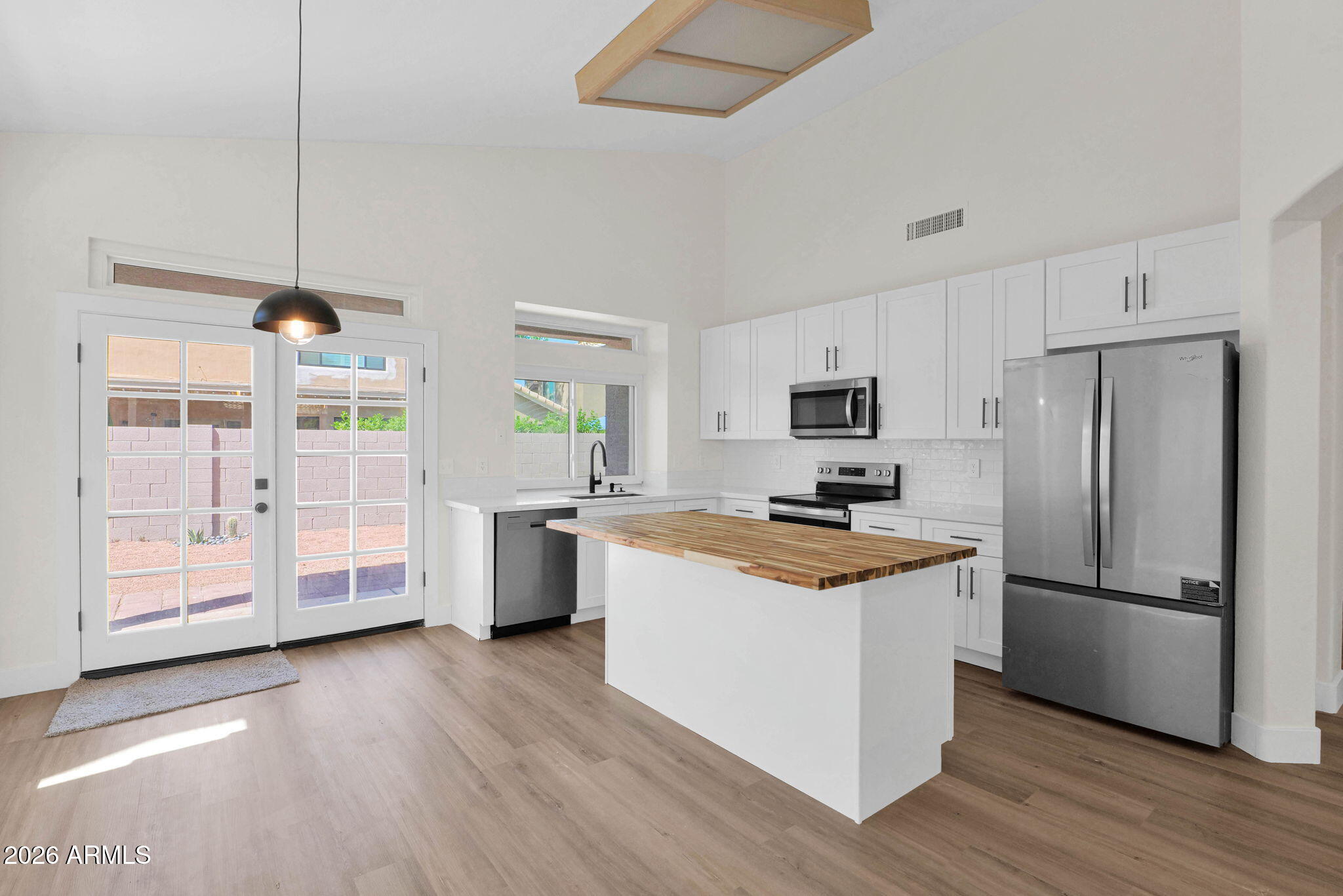 138 W EL FREDA Road