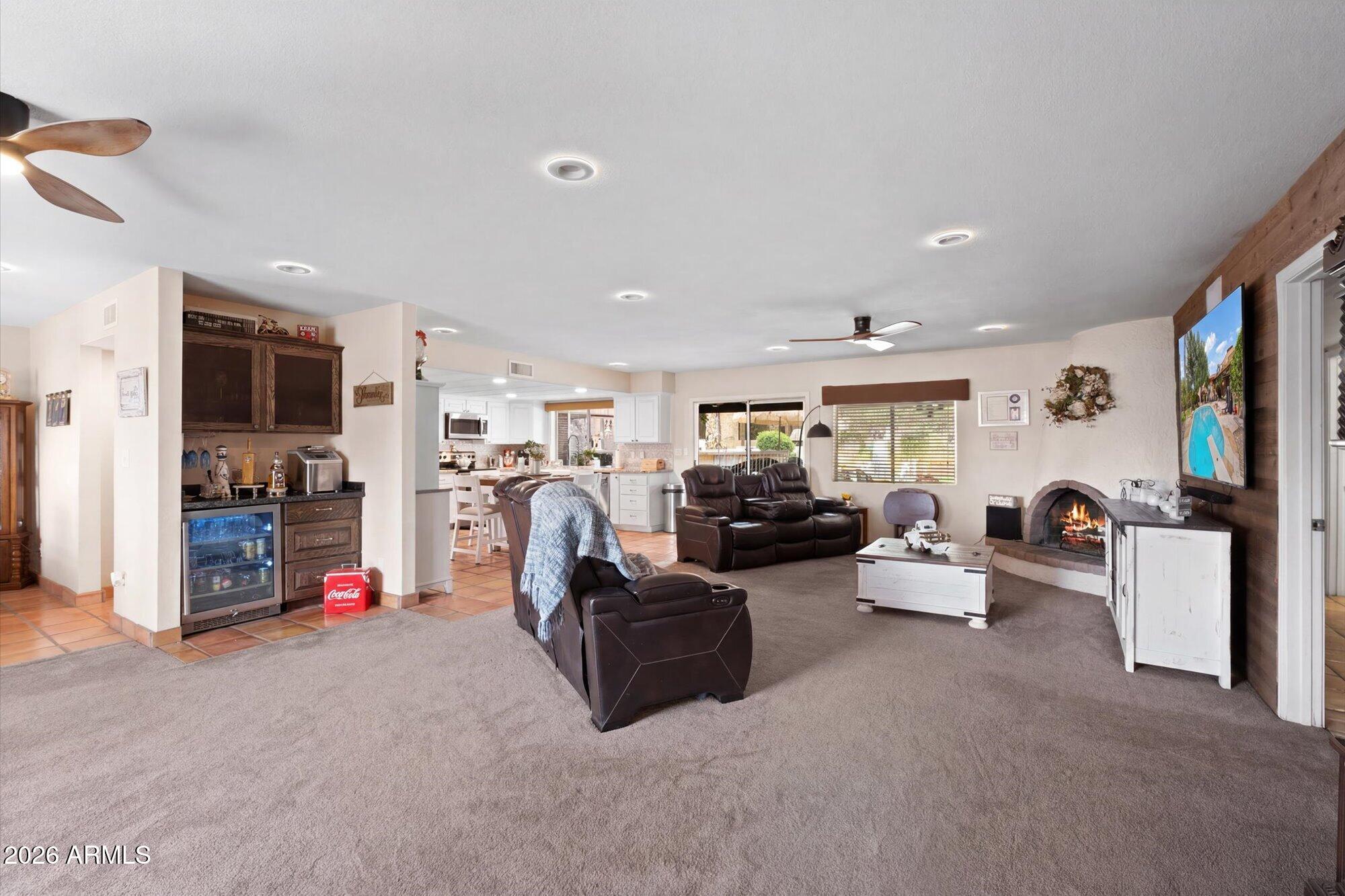 5834 E WALTANN Lane