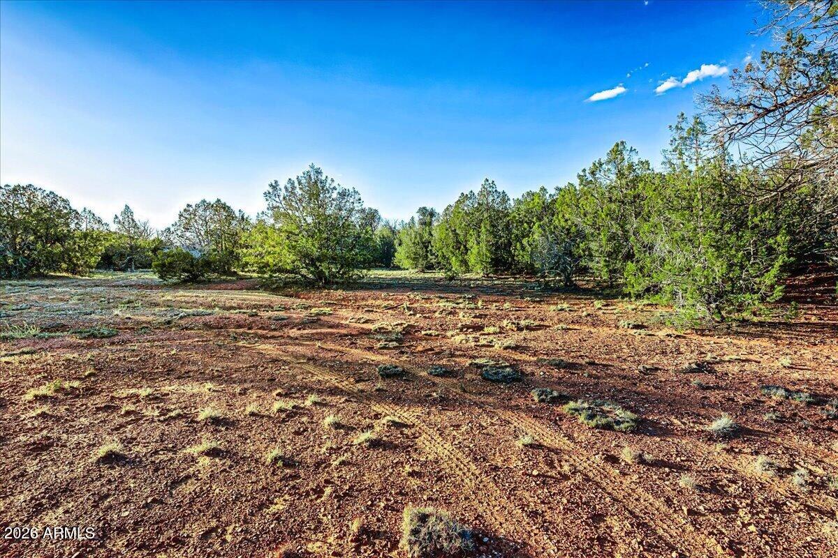 8602 N TEN TANKS Road 157