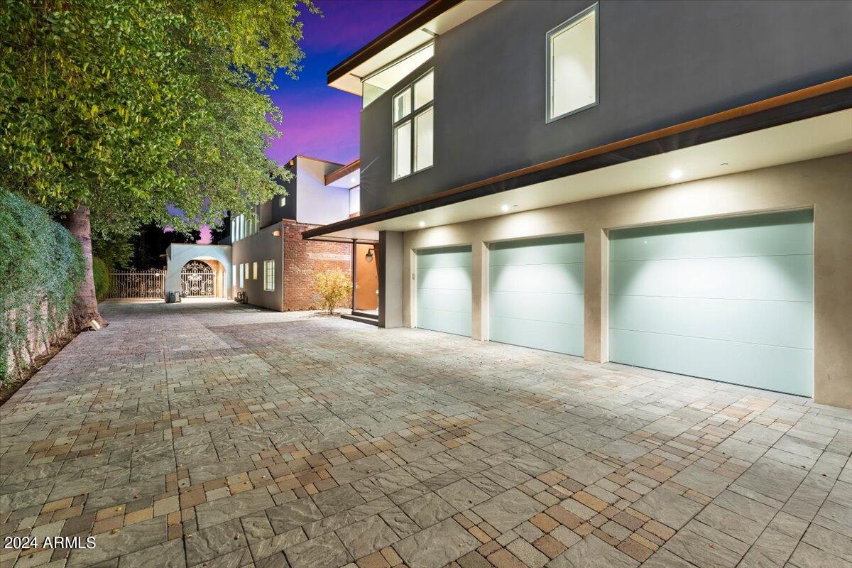 341 E MONTE VISTA Road