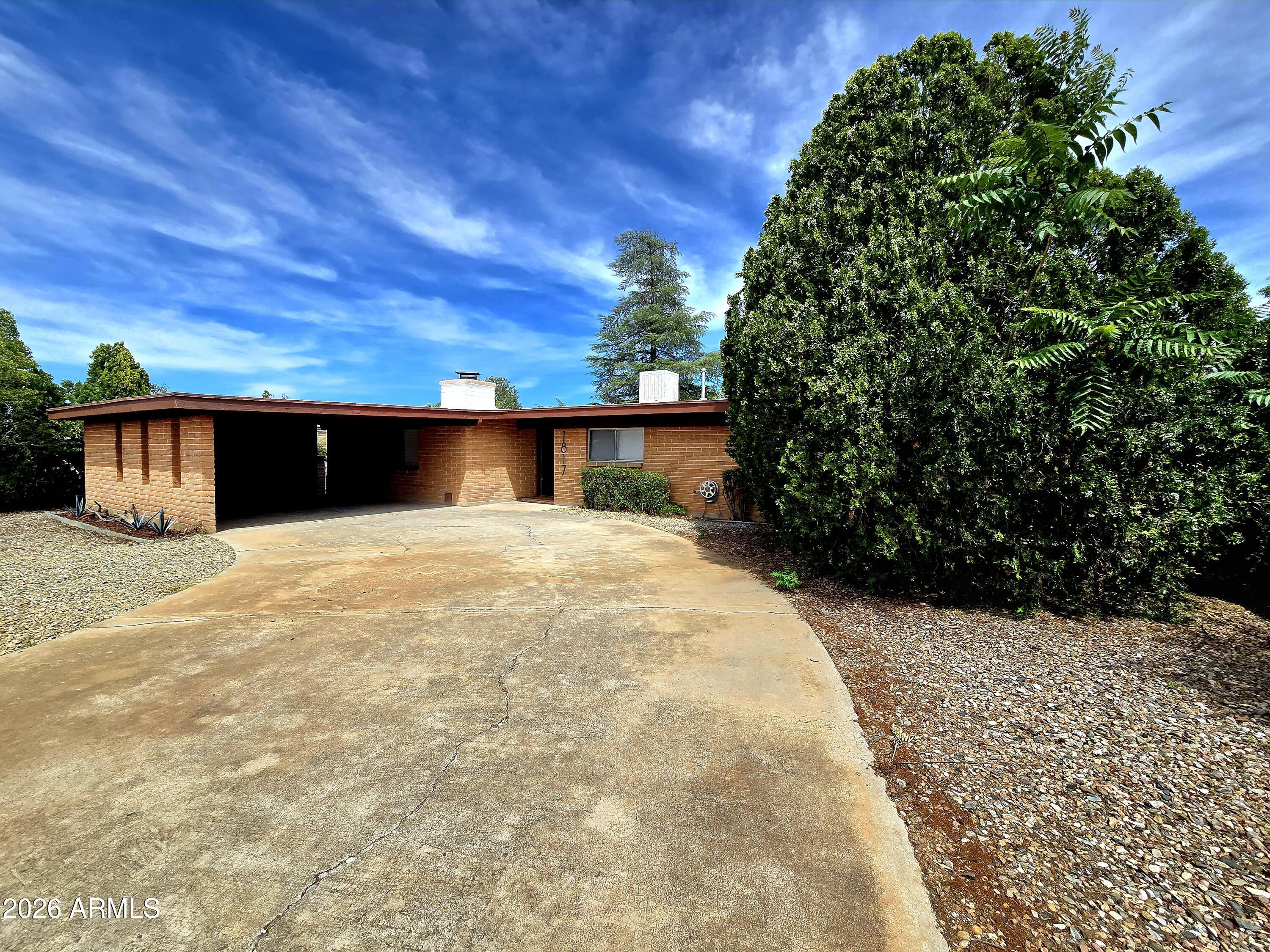 1817 BELLA VISTA Drive