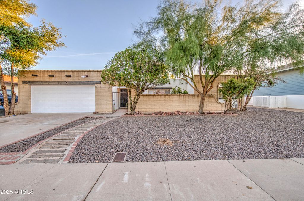 Photo of 4733 W Hayward Avenue, Glendale, AZ 85301 (MLS # 6962426)