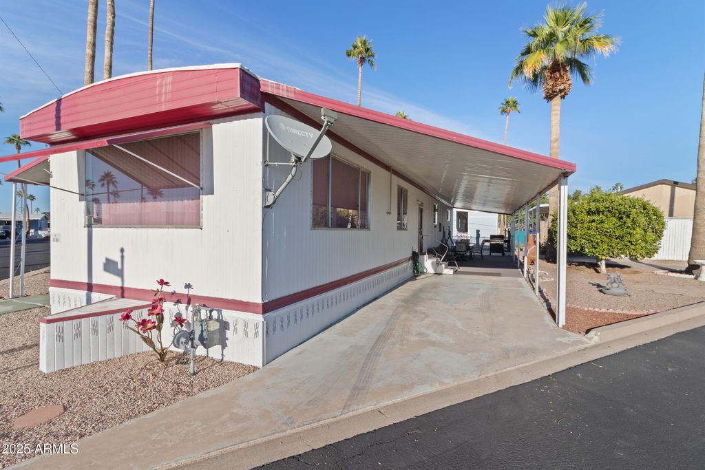 Photo of 7807 E Main Street #B30, Mesa, AZ 85207 (MLS # 6952530)