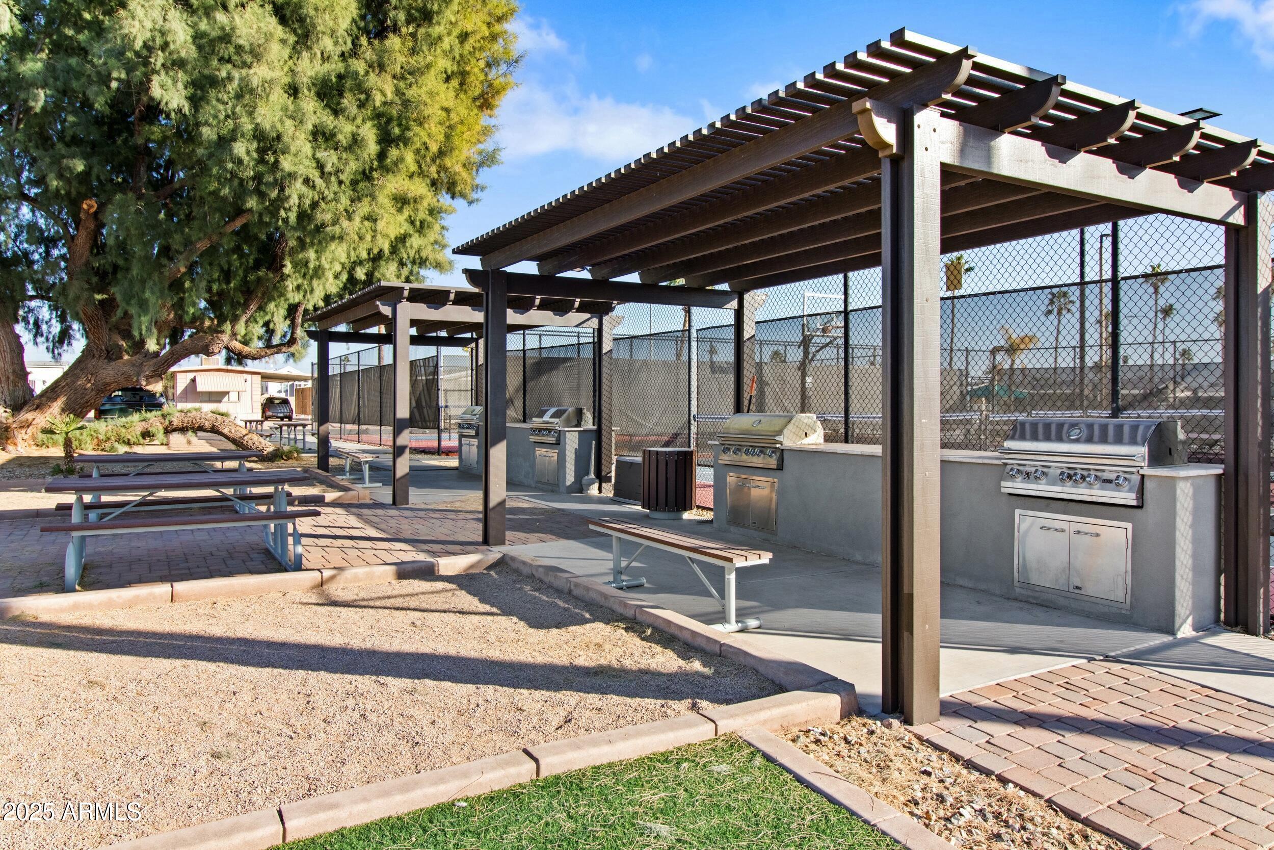 AGAVE VILLAGE - Residential