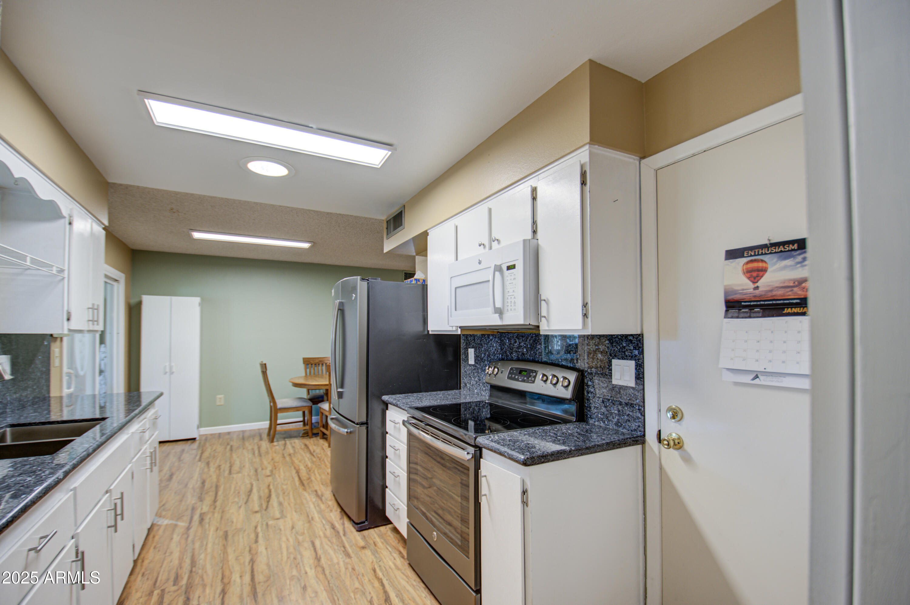 9909 W NEWPORT Drive