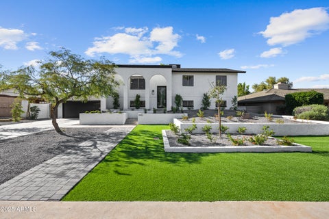 Photo of 11442 N Bancroft Drive, Phoenix, AZ 85028 (MLS # 6947206)