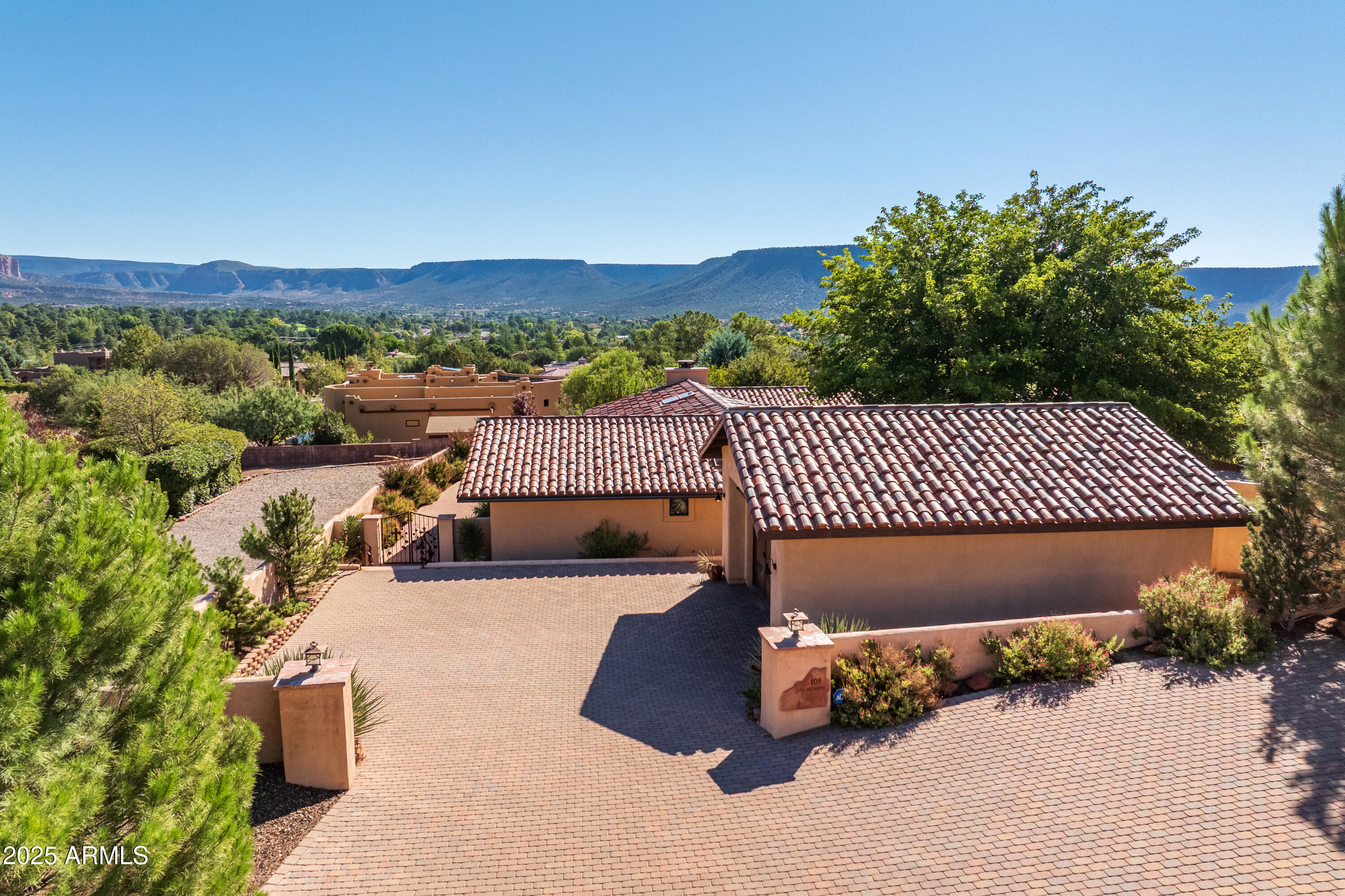 105 VIA DEL VIENTO --