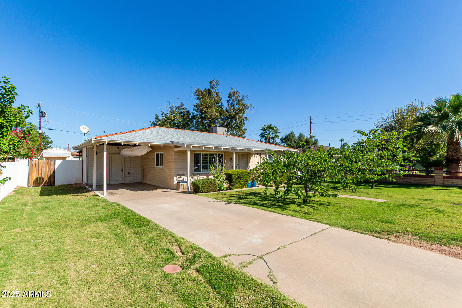 3528 E SHERIDAN Street