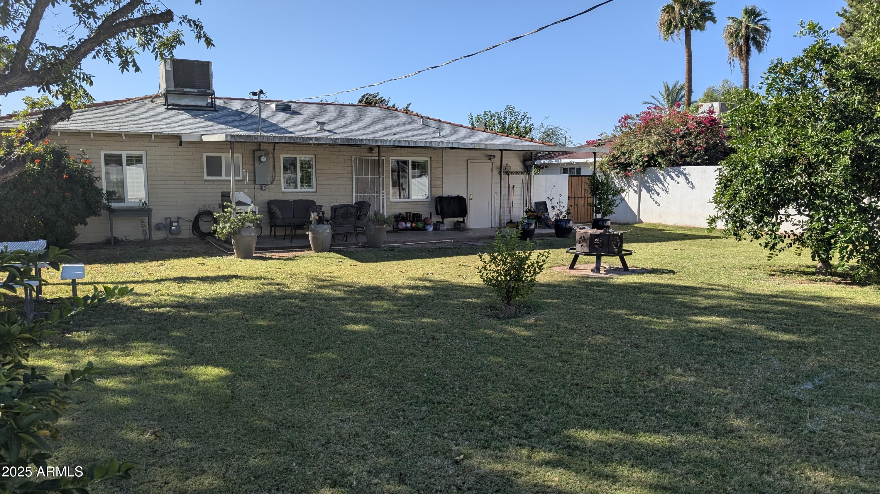 3528 E SHERIDAN Street