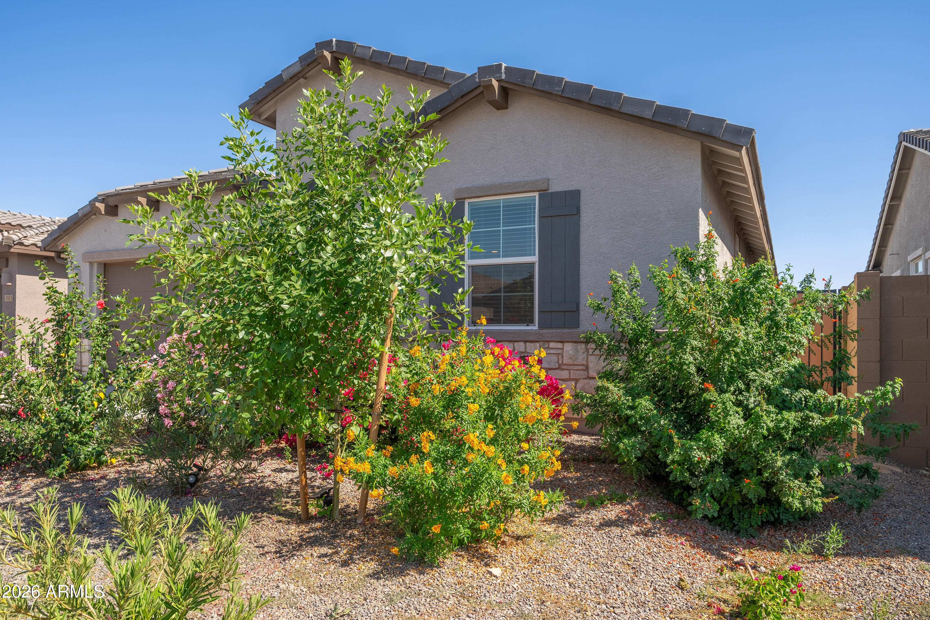3317 E HAYFIELD Way