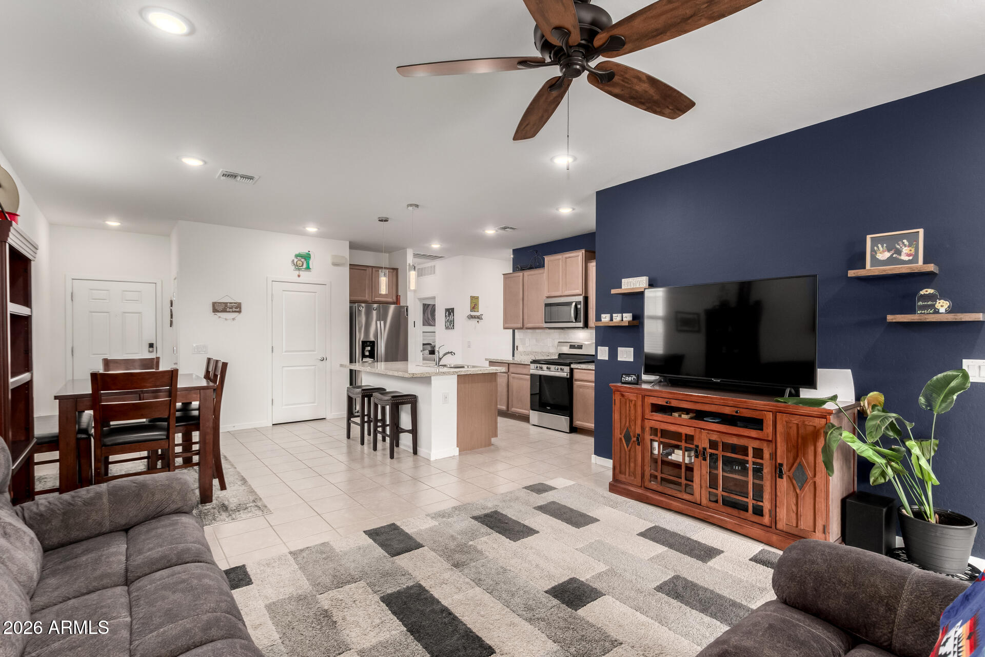 3668 E HENSON Street